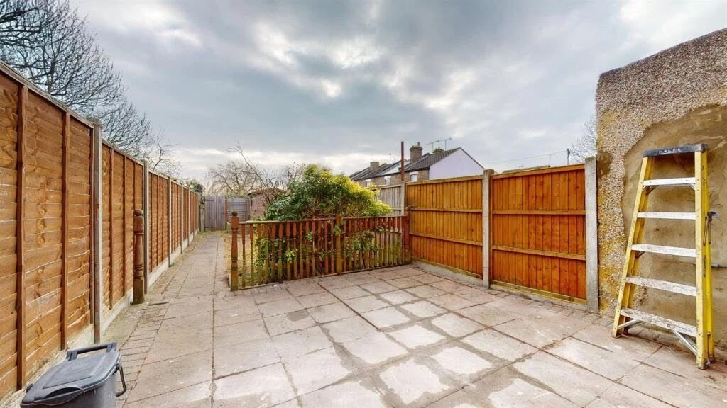 Photo 6