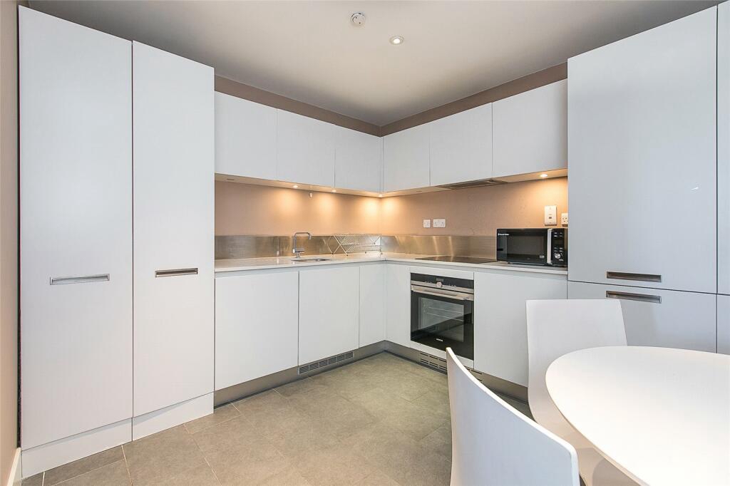 Property To Rent Euston Road Kings Cross NW1 2 Bedroom Flat Through