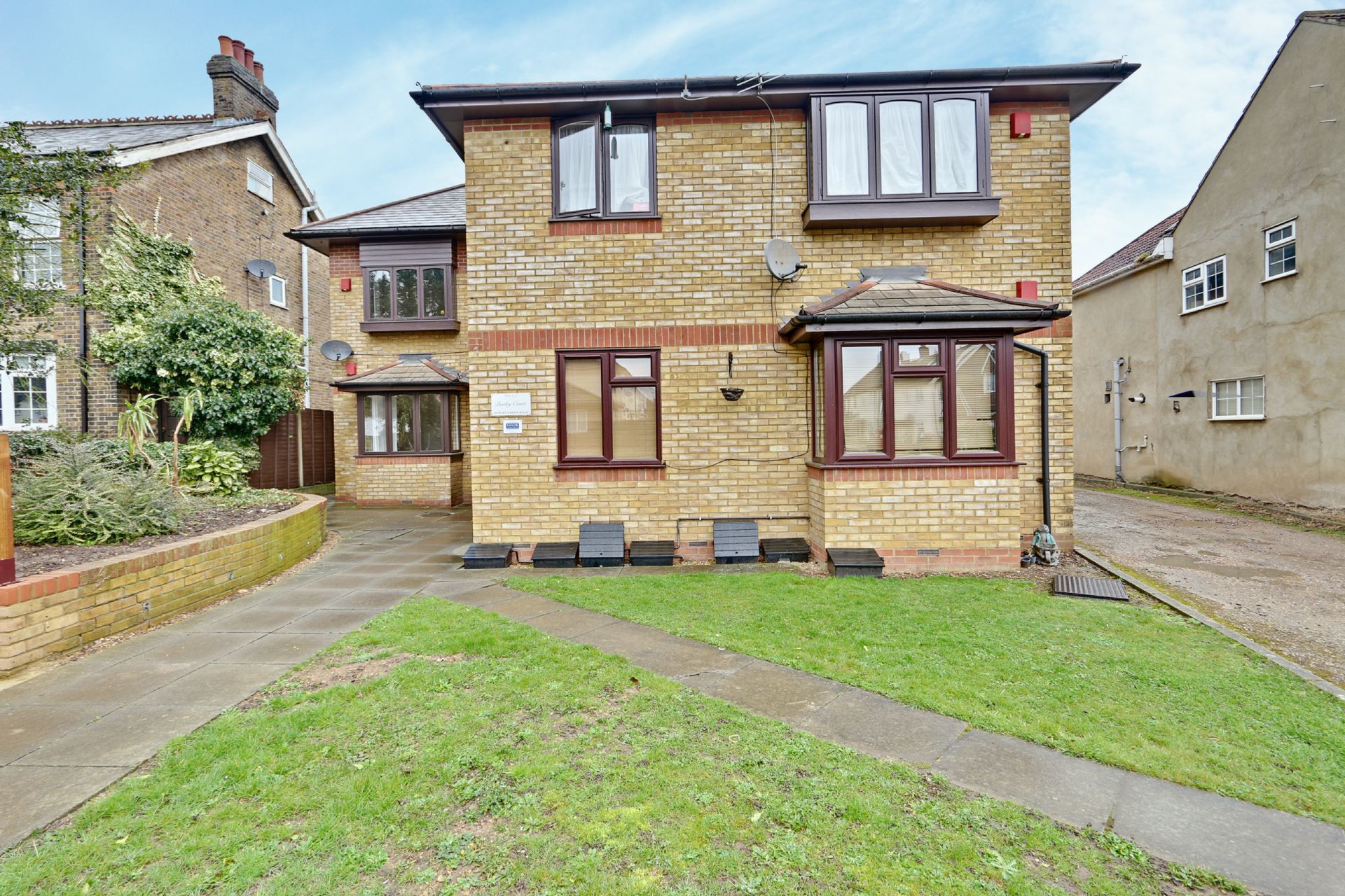 Property To Rent Bury Green Road, Cheshunt, EN7 2 Bedroom Flat