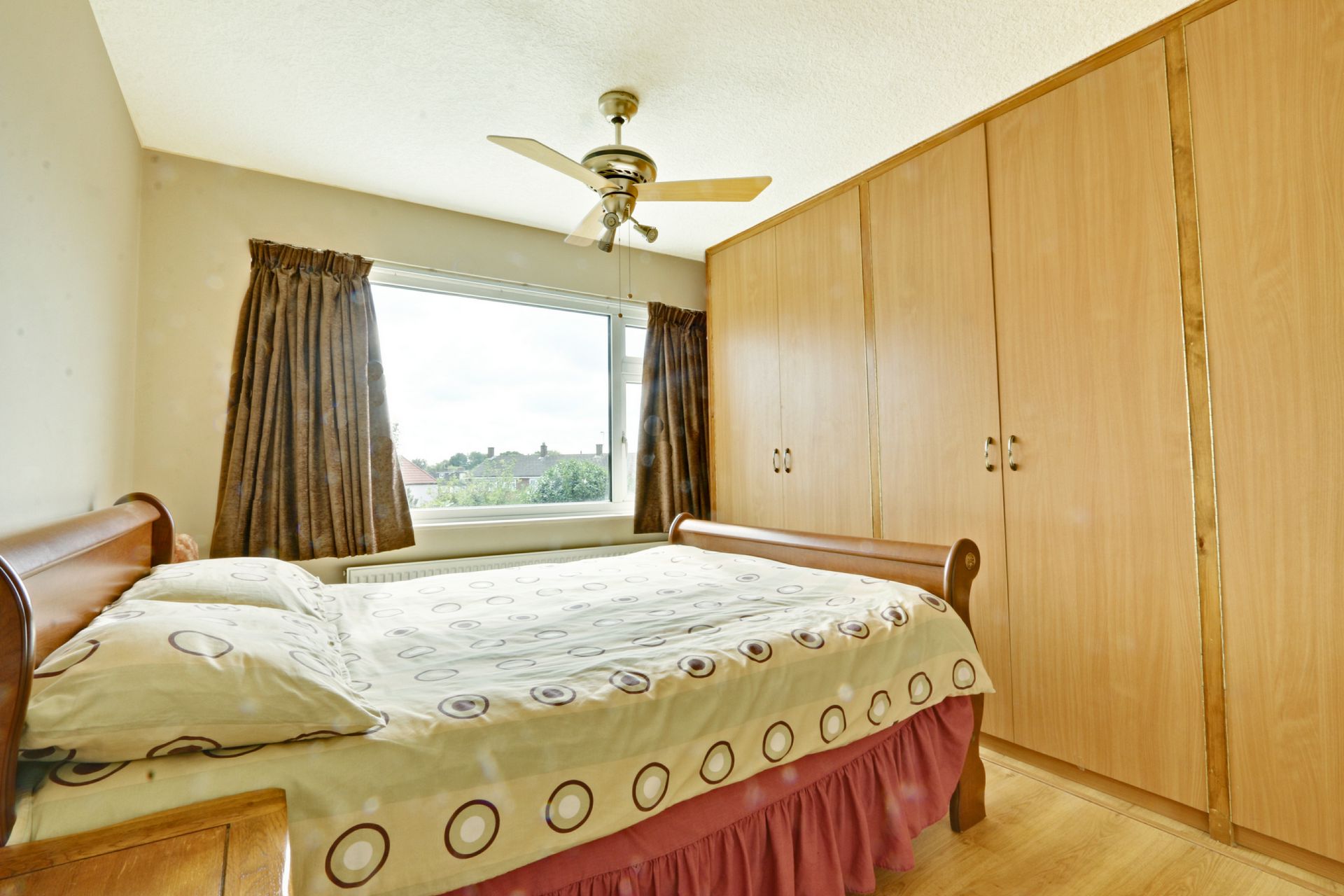 Property For Sale Debenham Road, West Cheshunt, EN7 3 Bedroom