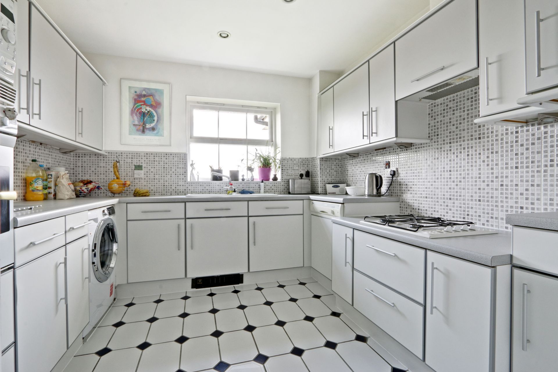Property For Sale Chase Road, Oakwood, N14 2 Bedroom Flat through