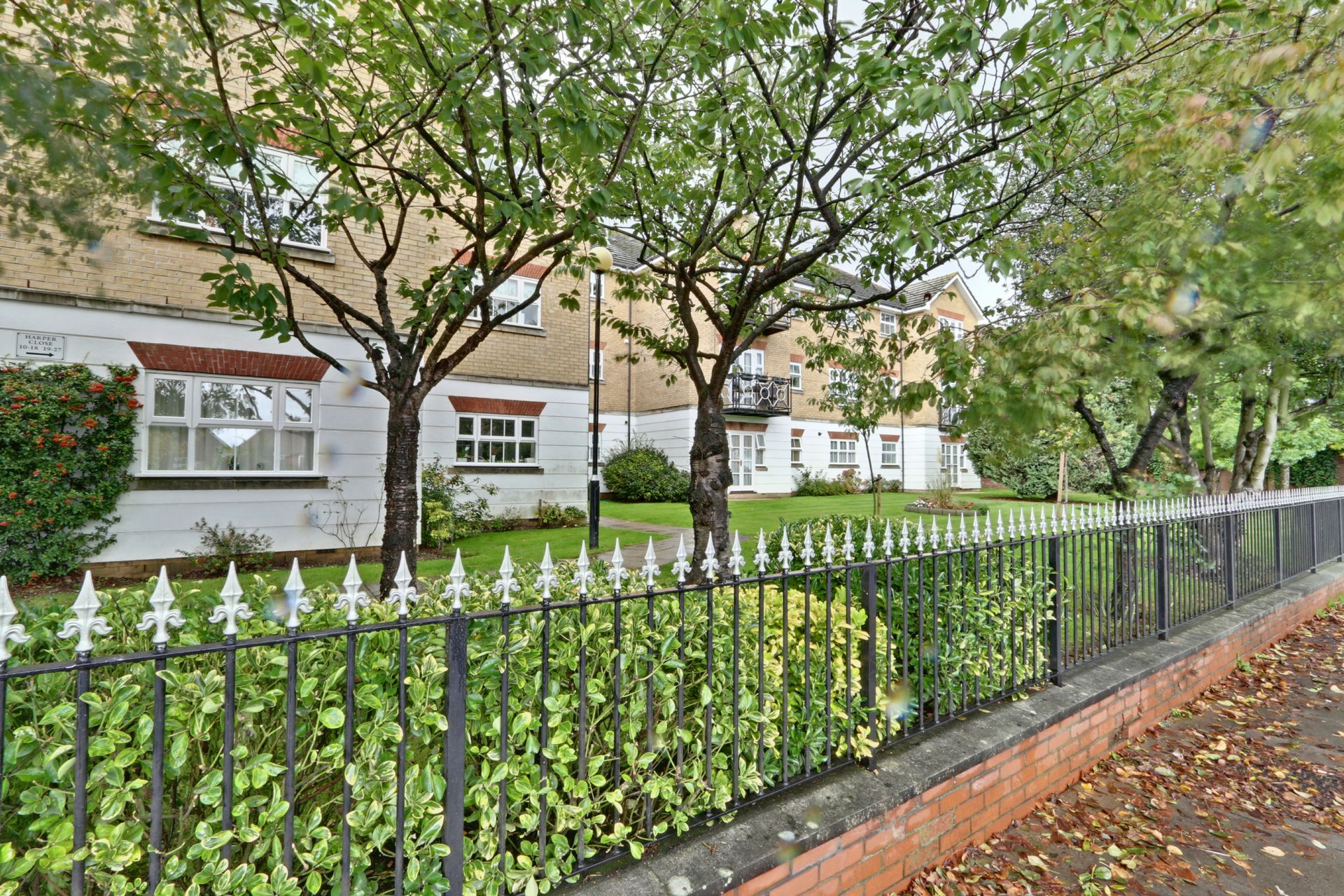 Property For Sale Chase Road, Oakwood, N14 2 Bedroom Flat through