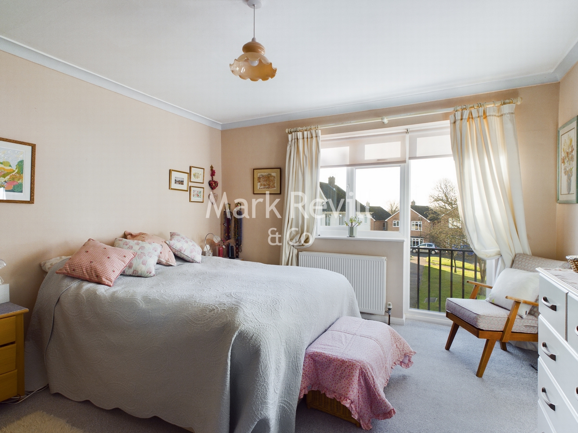 Property For Sale Finches Gardens, Lindfield, RH16 3 Bedroom House