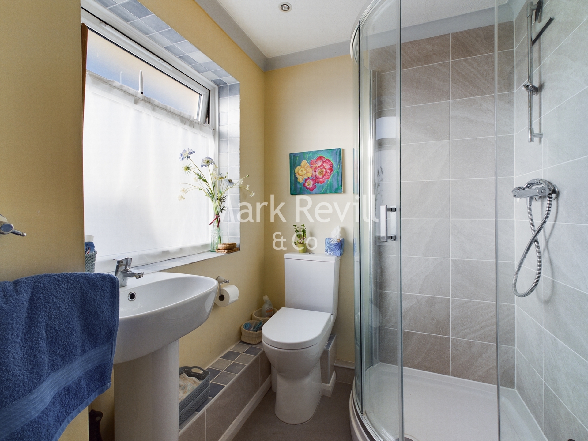 Property For Sale Finches Gardens, Lindfield, RH16 3 Bedroom House