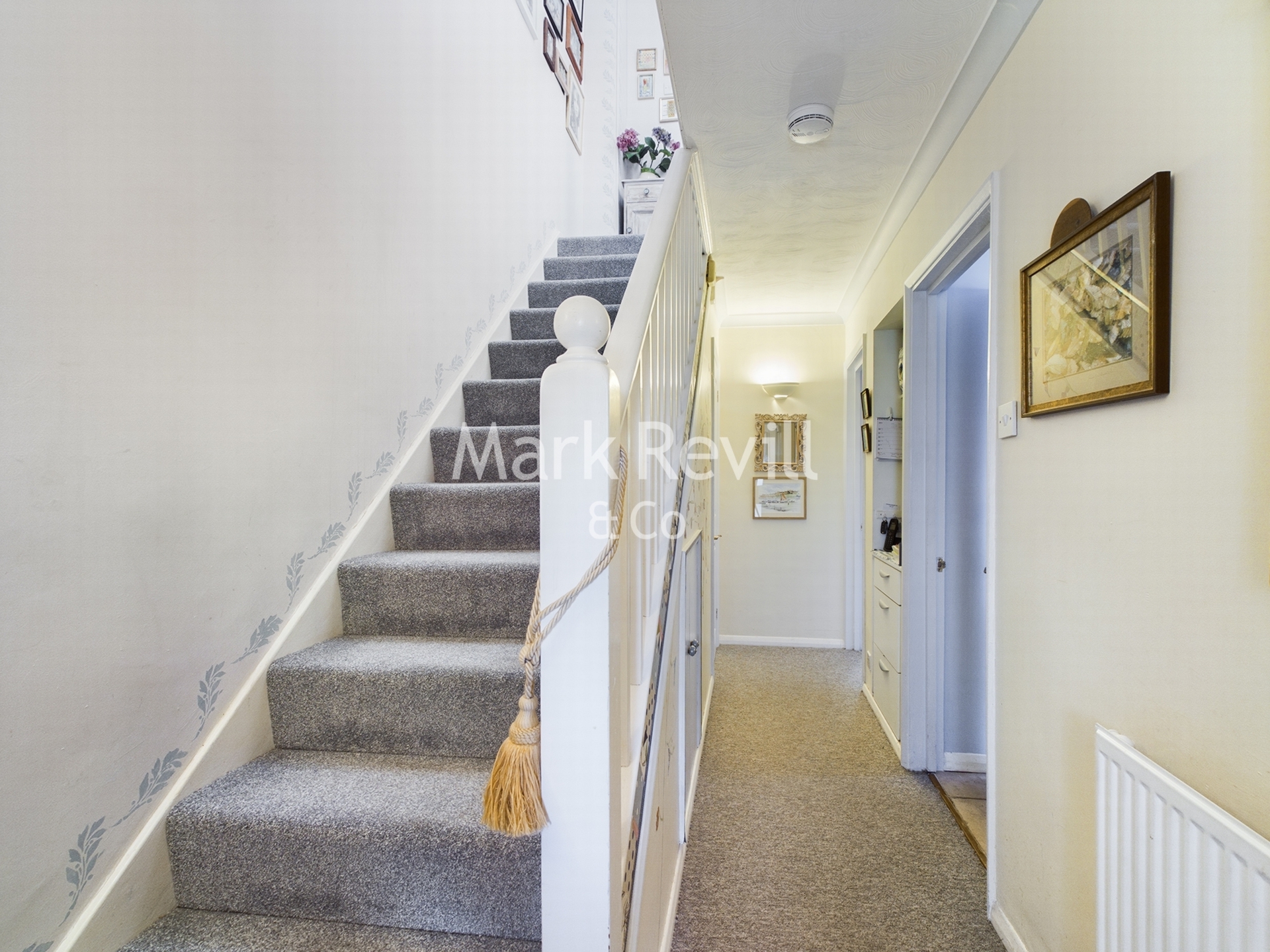 Property For Sale Finches Gardens, Lindfield, RH16 3 Bedroom House