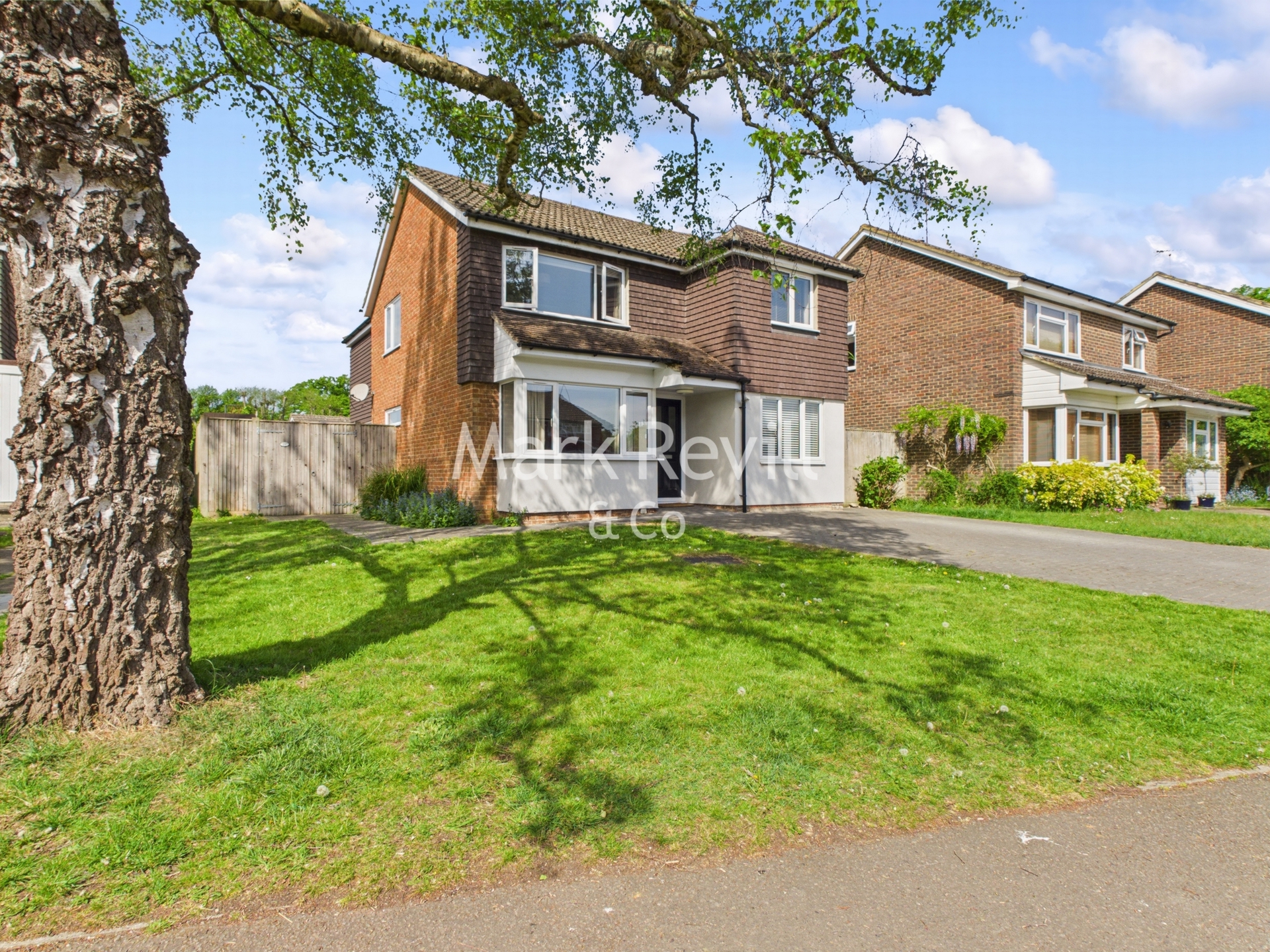 Appledore Gardens Lindfield