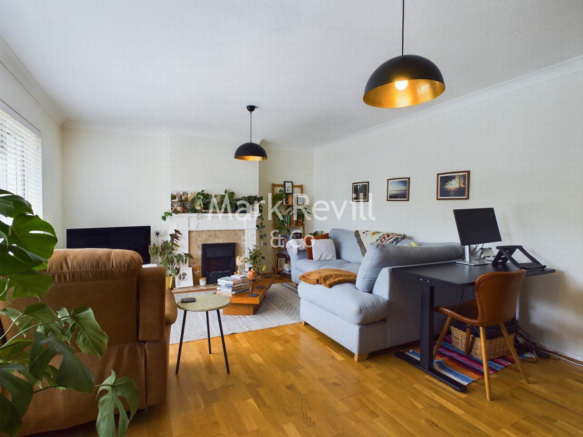 Property For Sale Hickmans Lane, Lindfield, RH16 2 Bedroom Flat