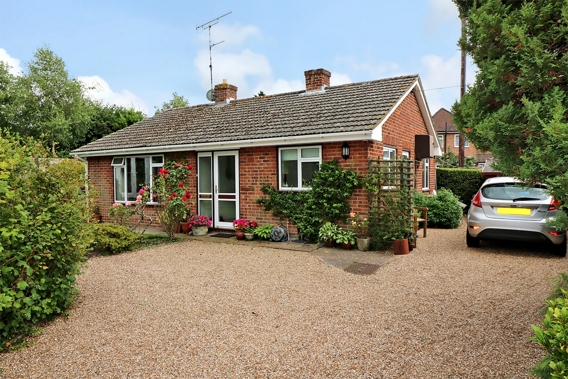 Rixons Close Horsted Keynes
