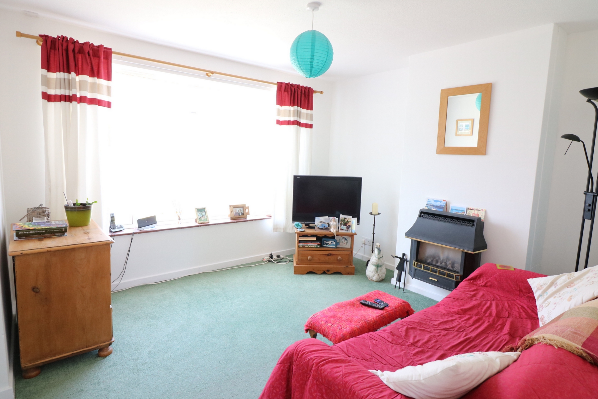 Property For Sale Newton Close, Lindfield, RH16 3 Bedroom House