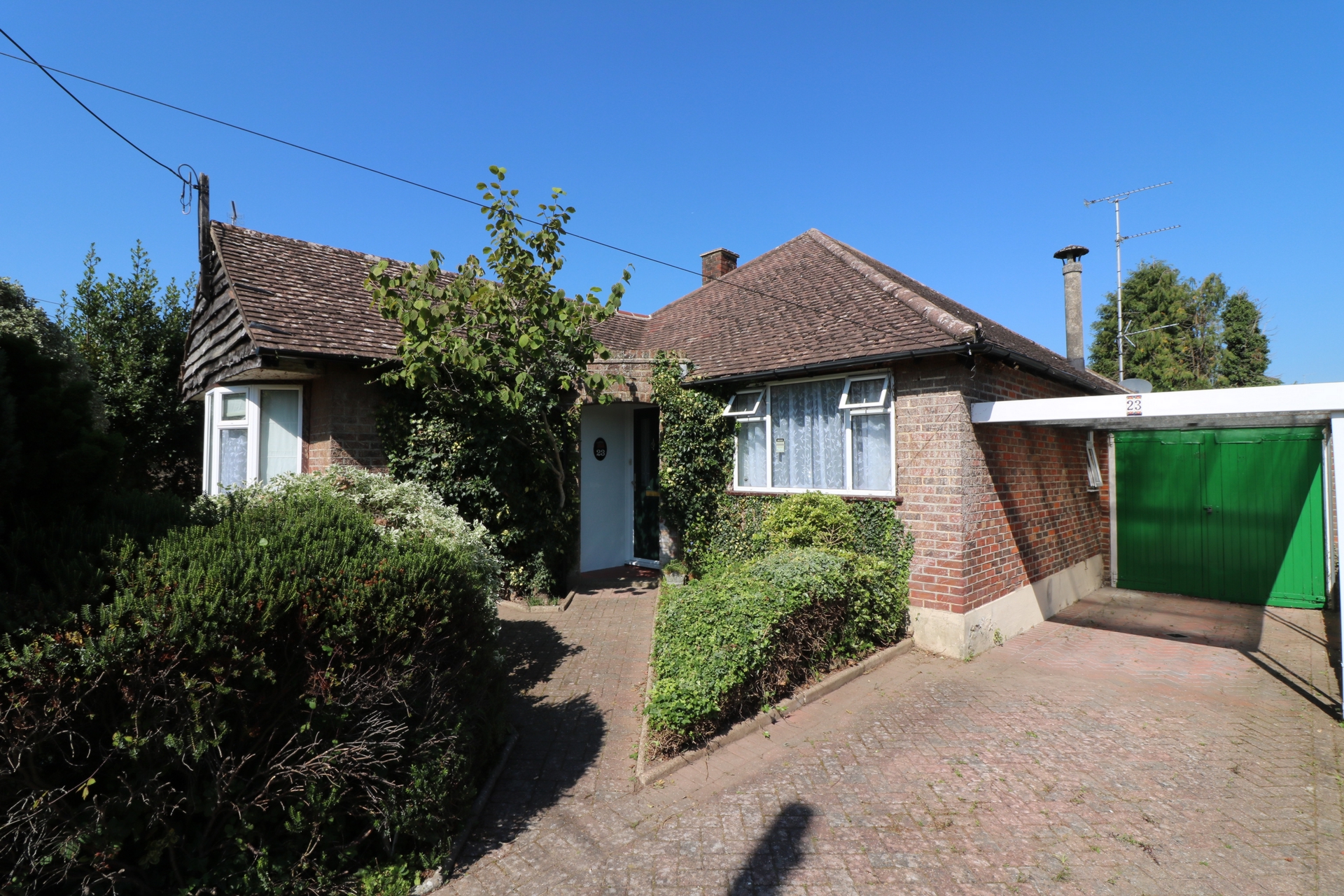 Property For Sale Chestnuts Close, Lindfield, RH16 2 Bedroom Bungalow