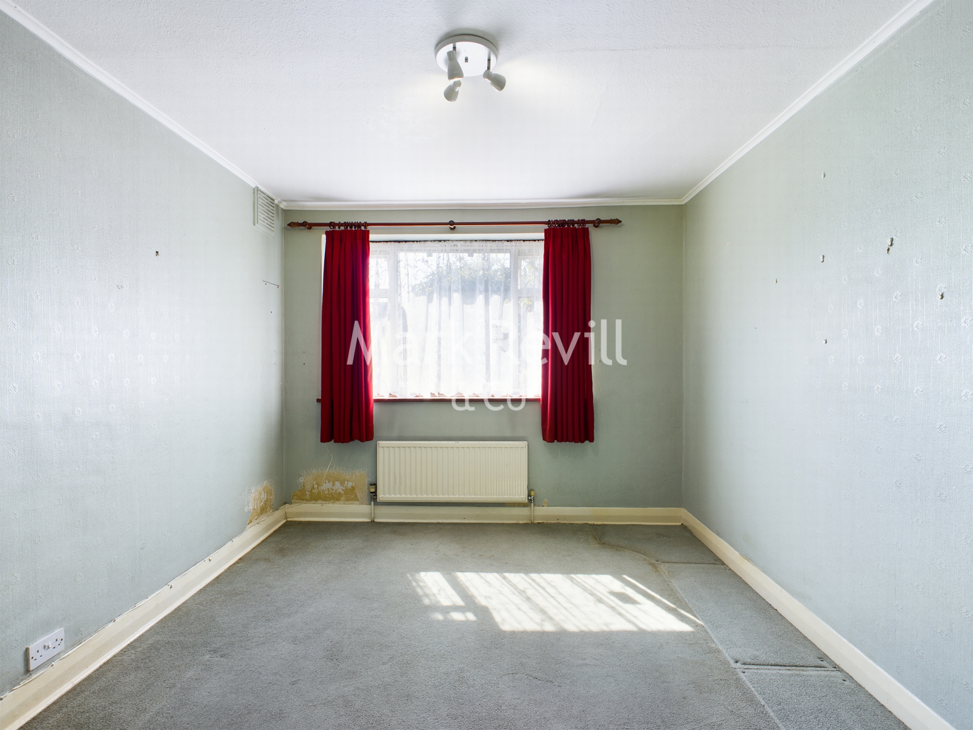 Property For Sale Chestnuts Close, Lindfield, RH16 2 Bedroom Bungalow