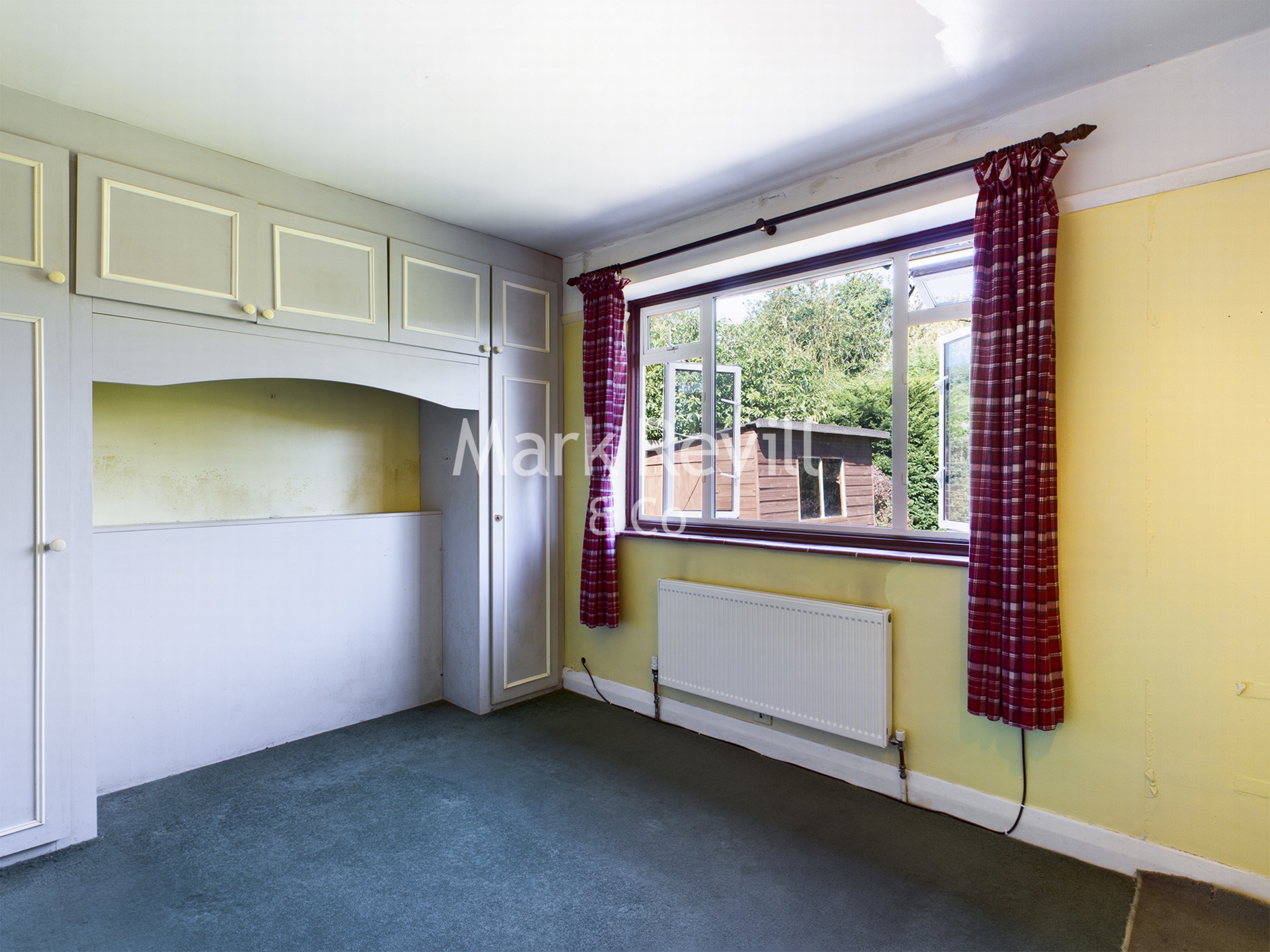 Property For Sale Chestnuts Close, Lindfield, RH16 2 Bedroom Bungalow