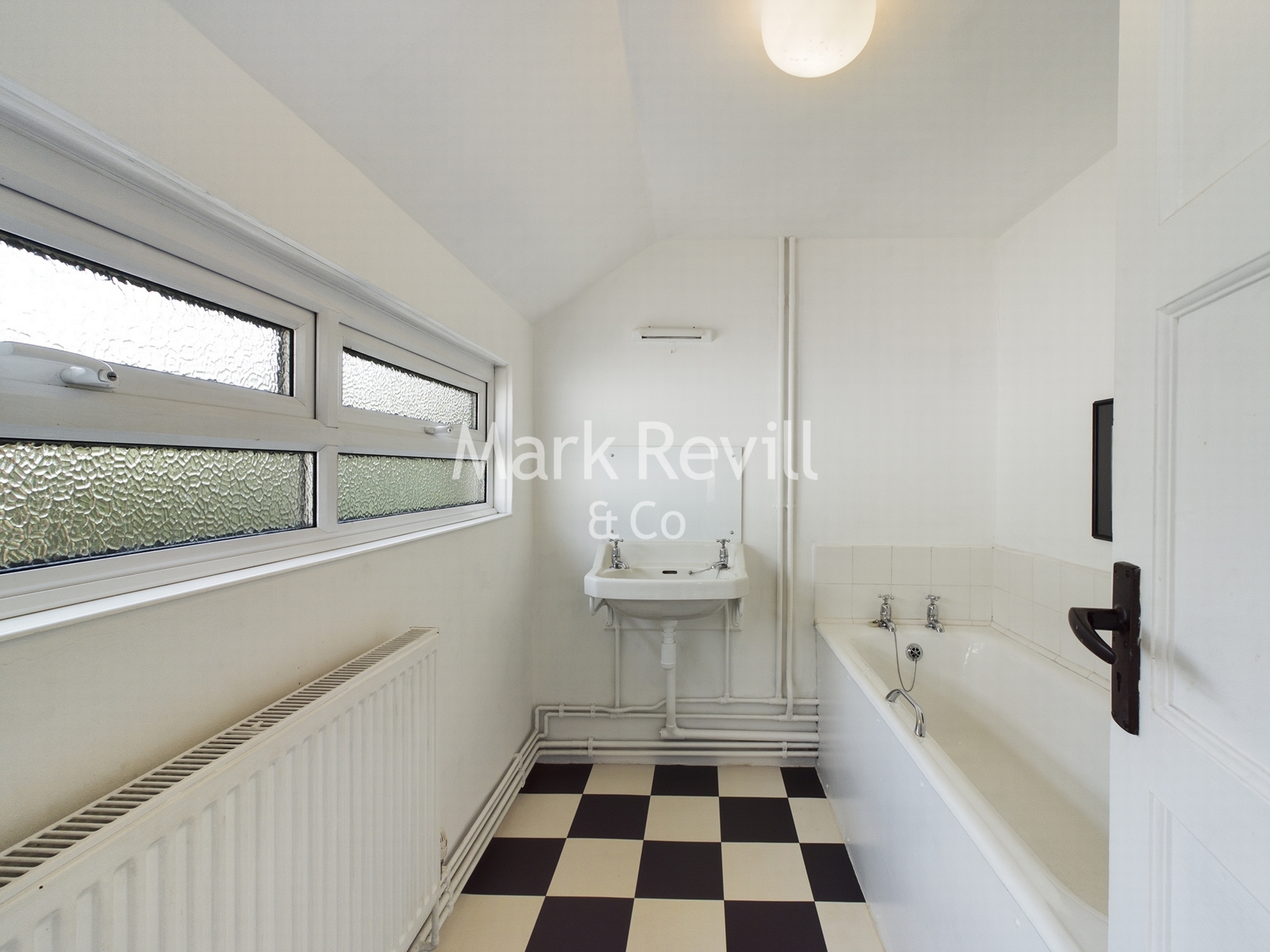 Property For Sale Selsfield Road, West Hoathly, RH19 2 Bedroom House