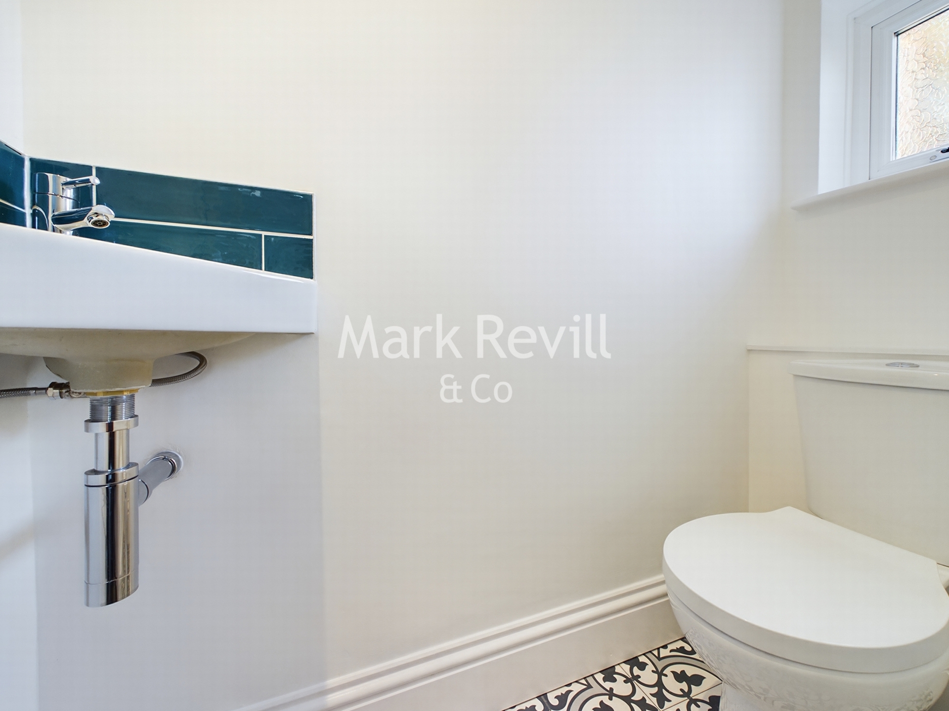 Property For Sale Meadow Drive, Lindfield, RH16 4 Bedroom House Semi