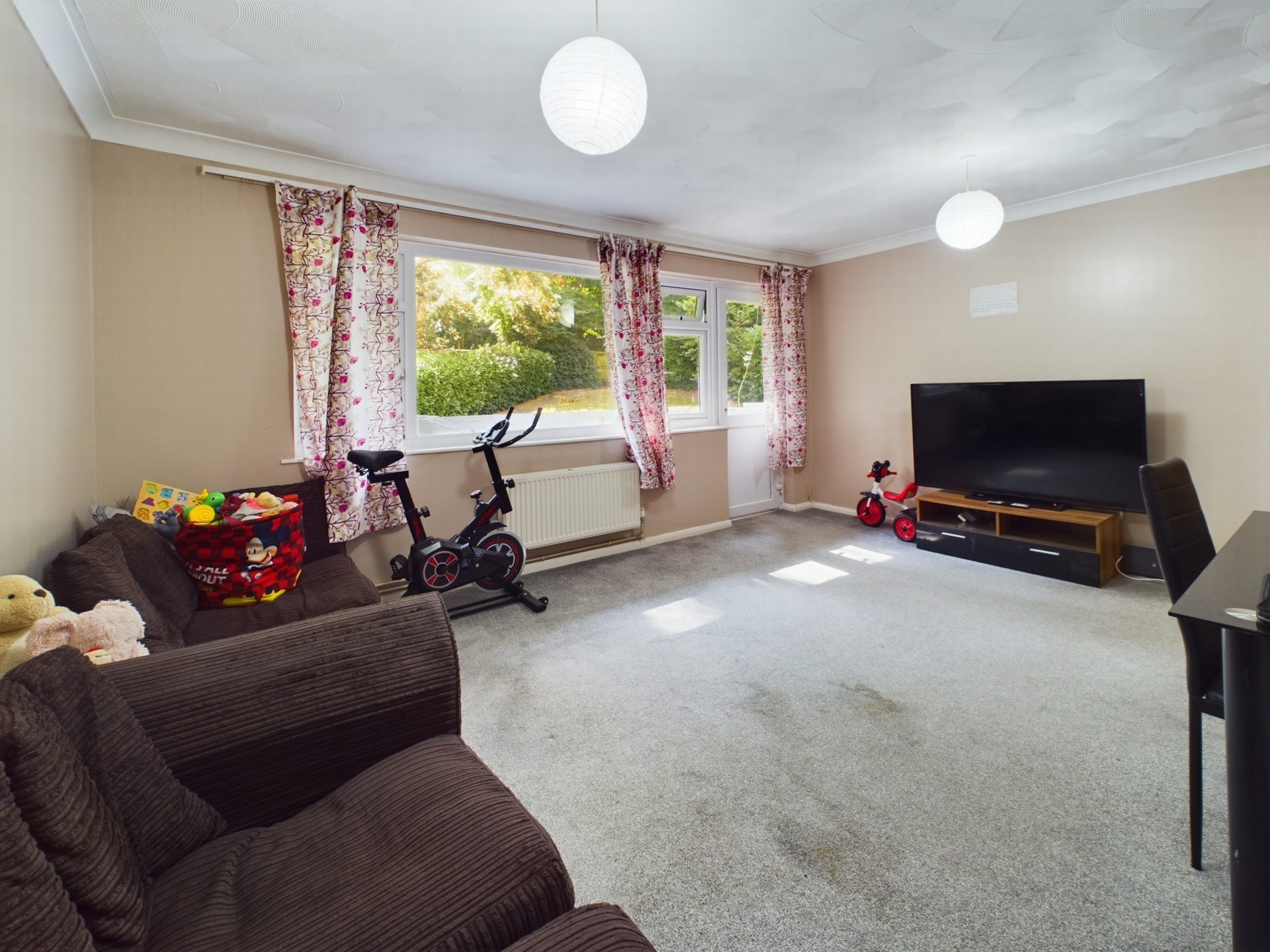 Property For Sale Perrymount Road, Haywards Heath, RH16 2 Bedroom