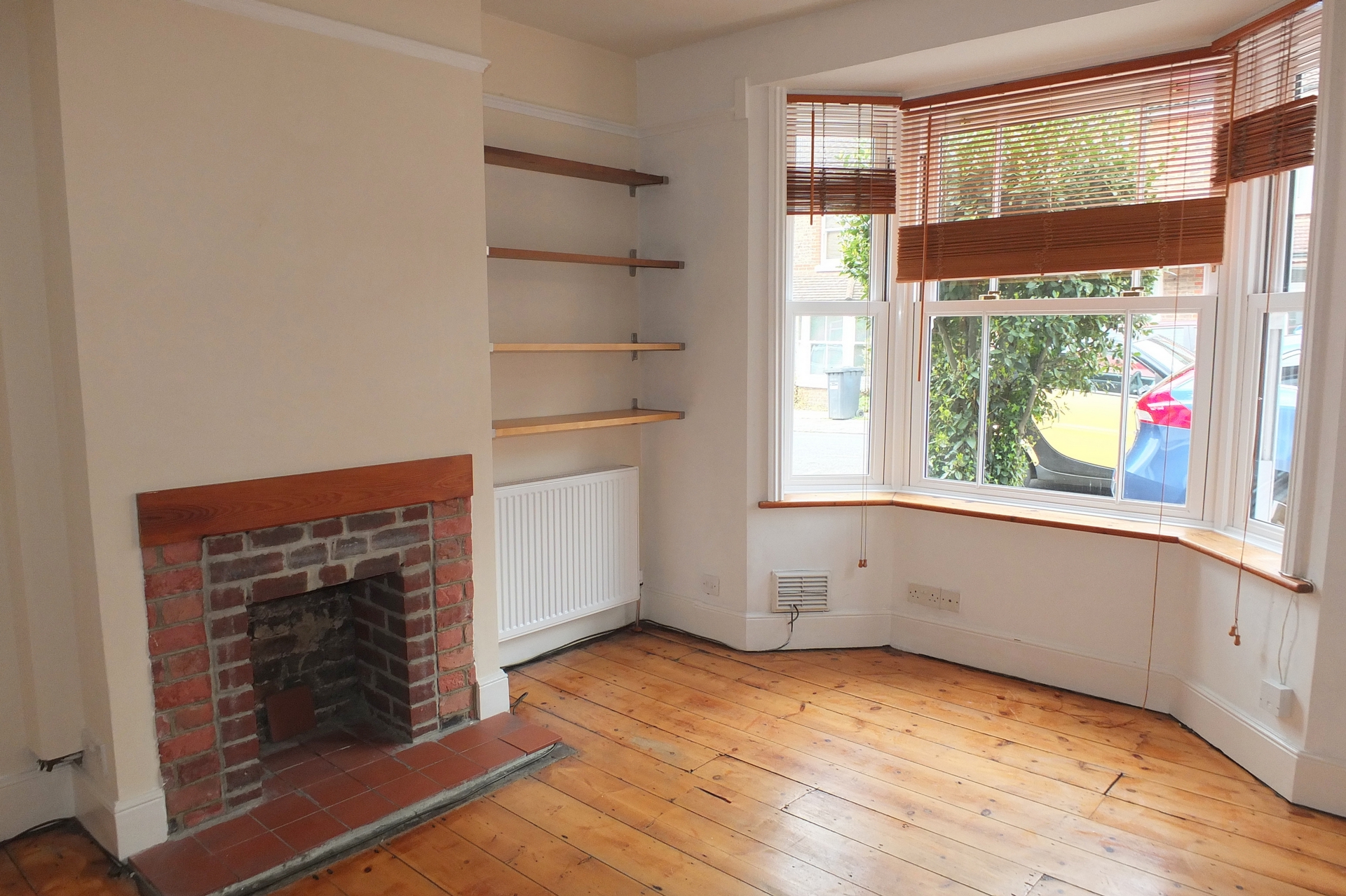 Property For Sale Gower Road, Haywards Heath, RH16 3 Bedroom House