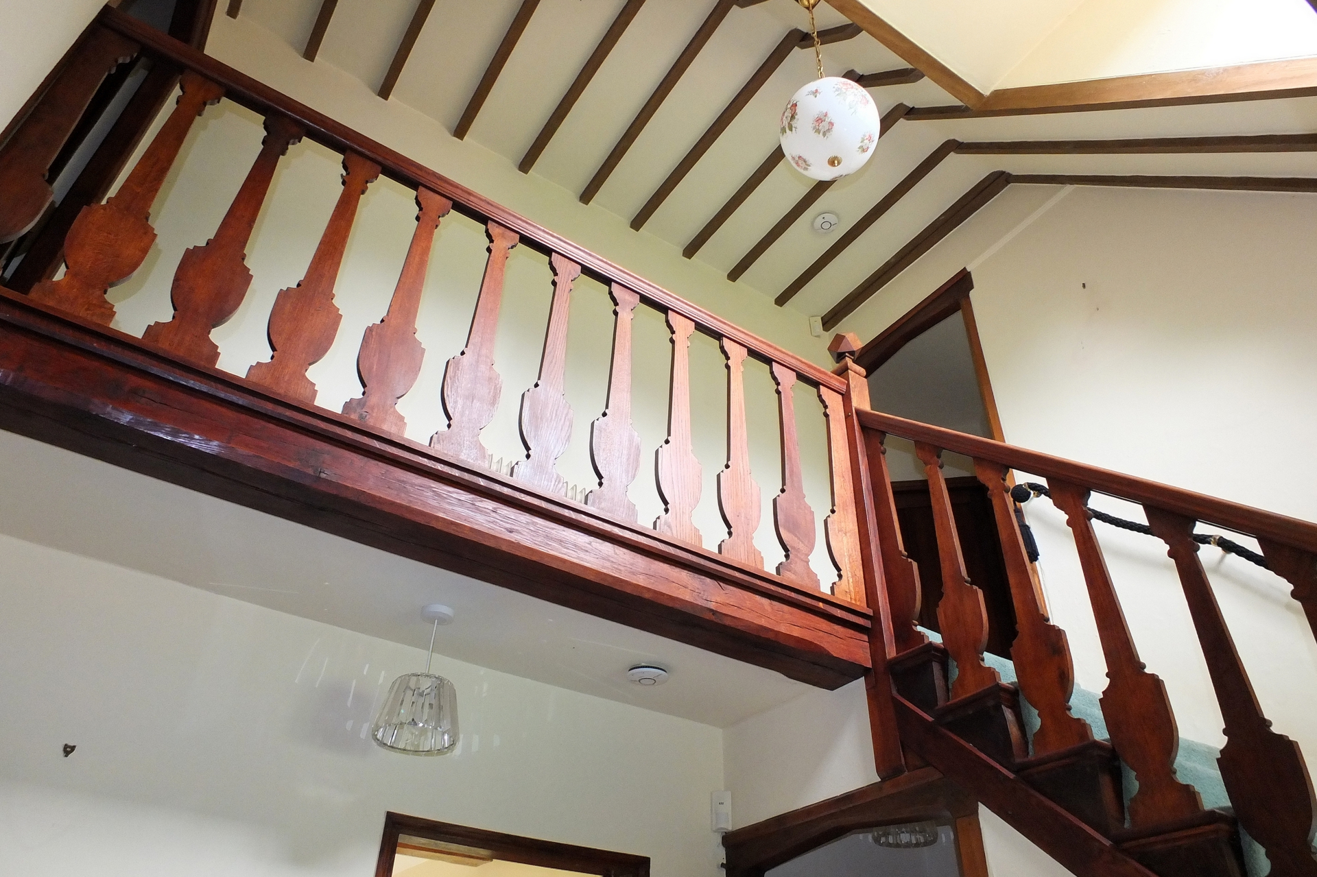 Property For Sale Courtmead Road, Cuckfield, RH17 3 Bedroom House