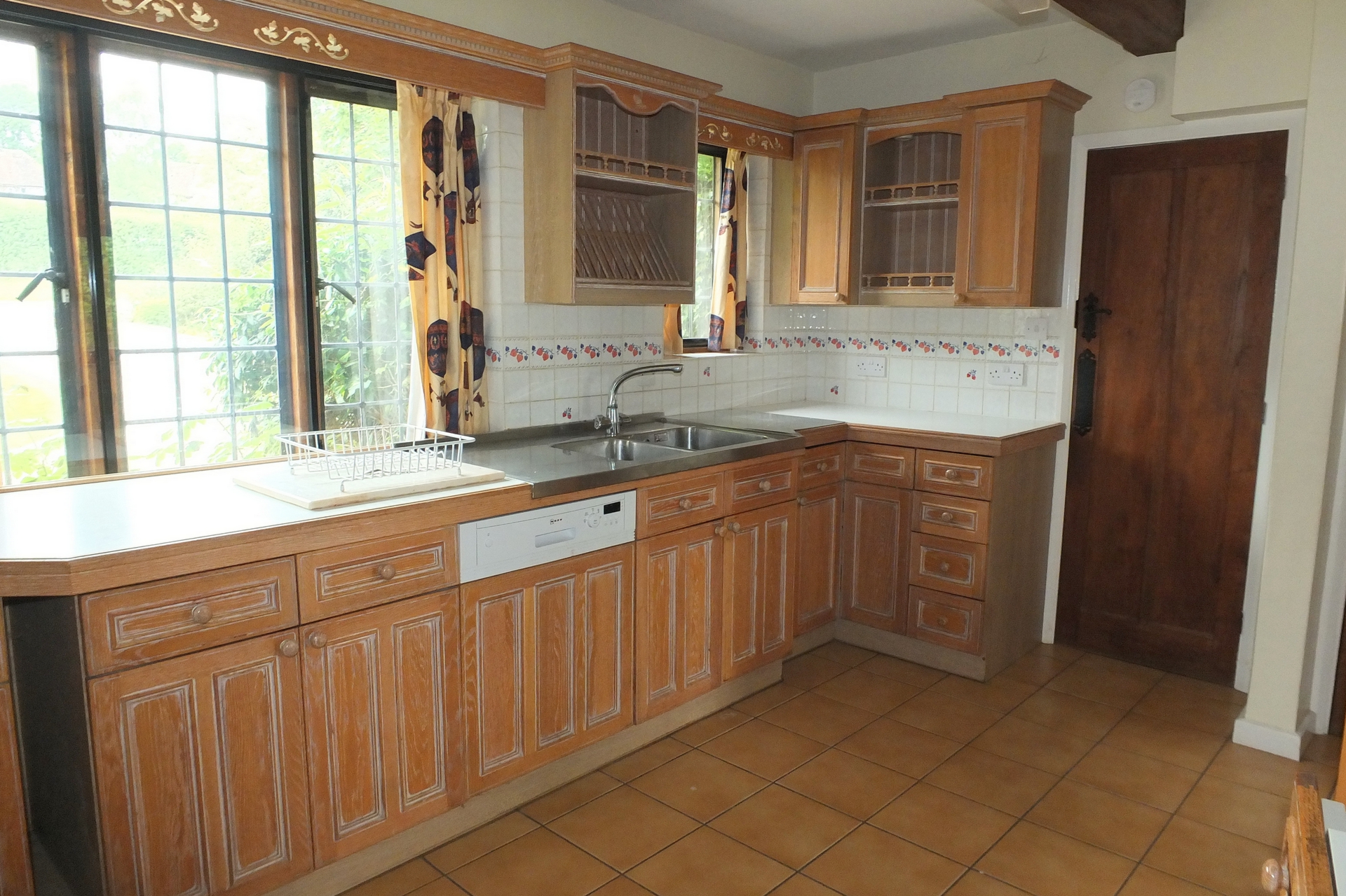 Property For Sale Courtmead Road, Cuckfield, RH17 3 Bedroom House