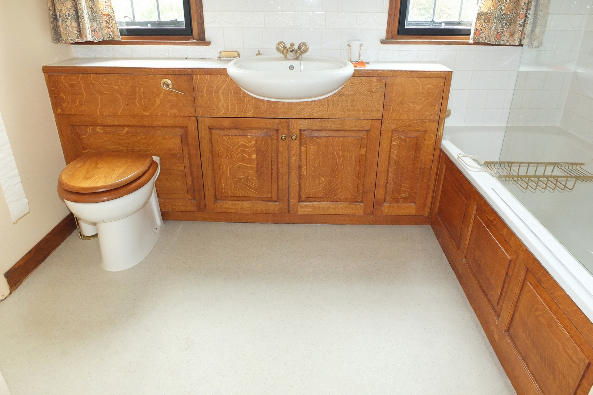 Property For Sale Courtmead Road, Cuckfield, RH17 3 Bedroom House