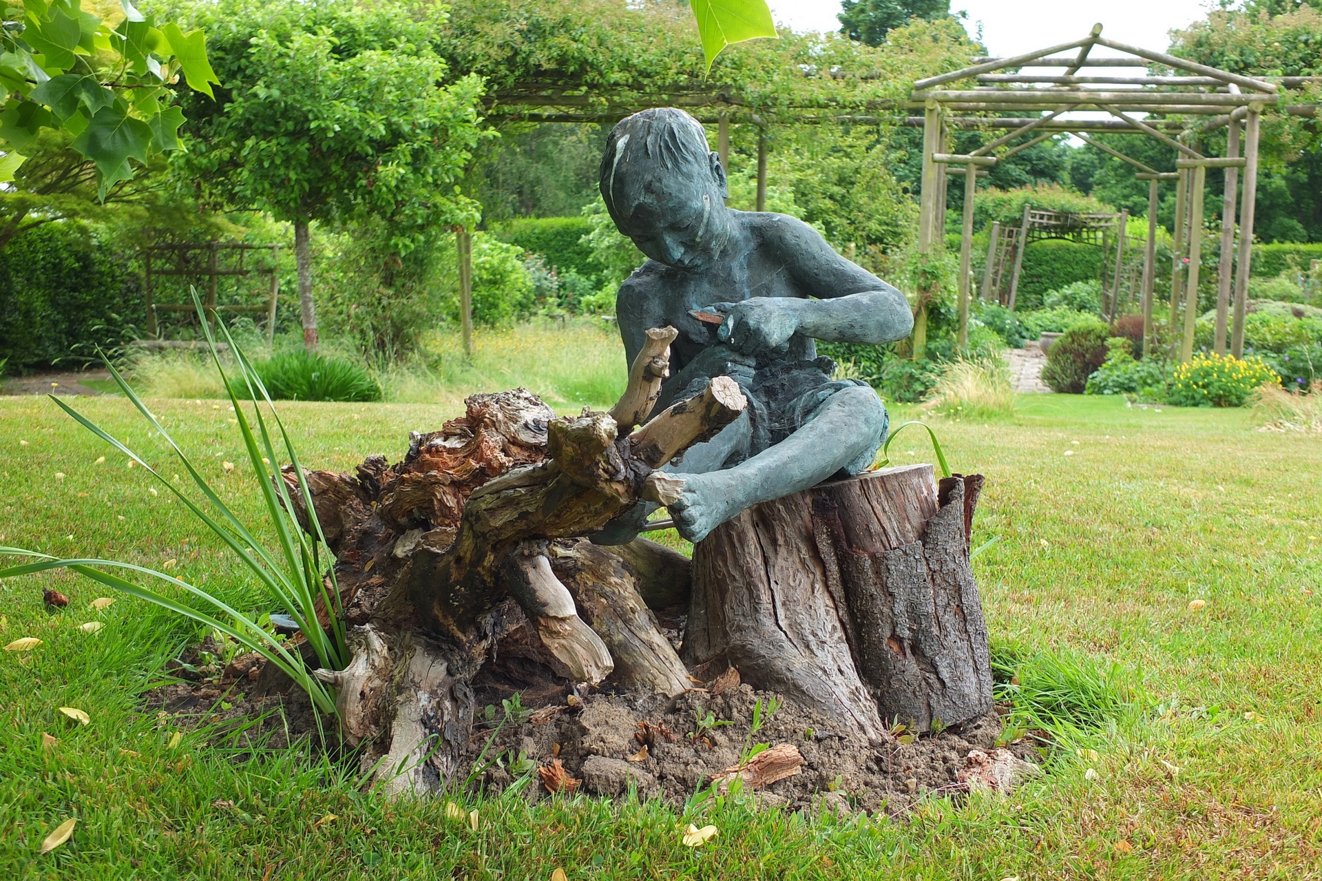 Property For Sale Courtmead Road, Cuckfield, RH17 3 Bedroom House