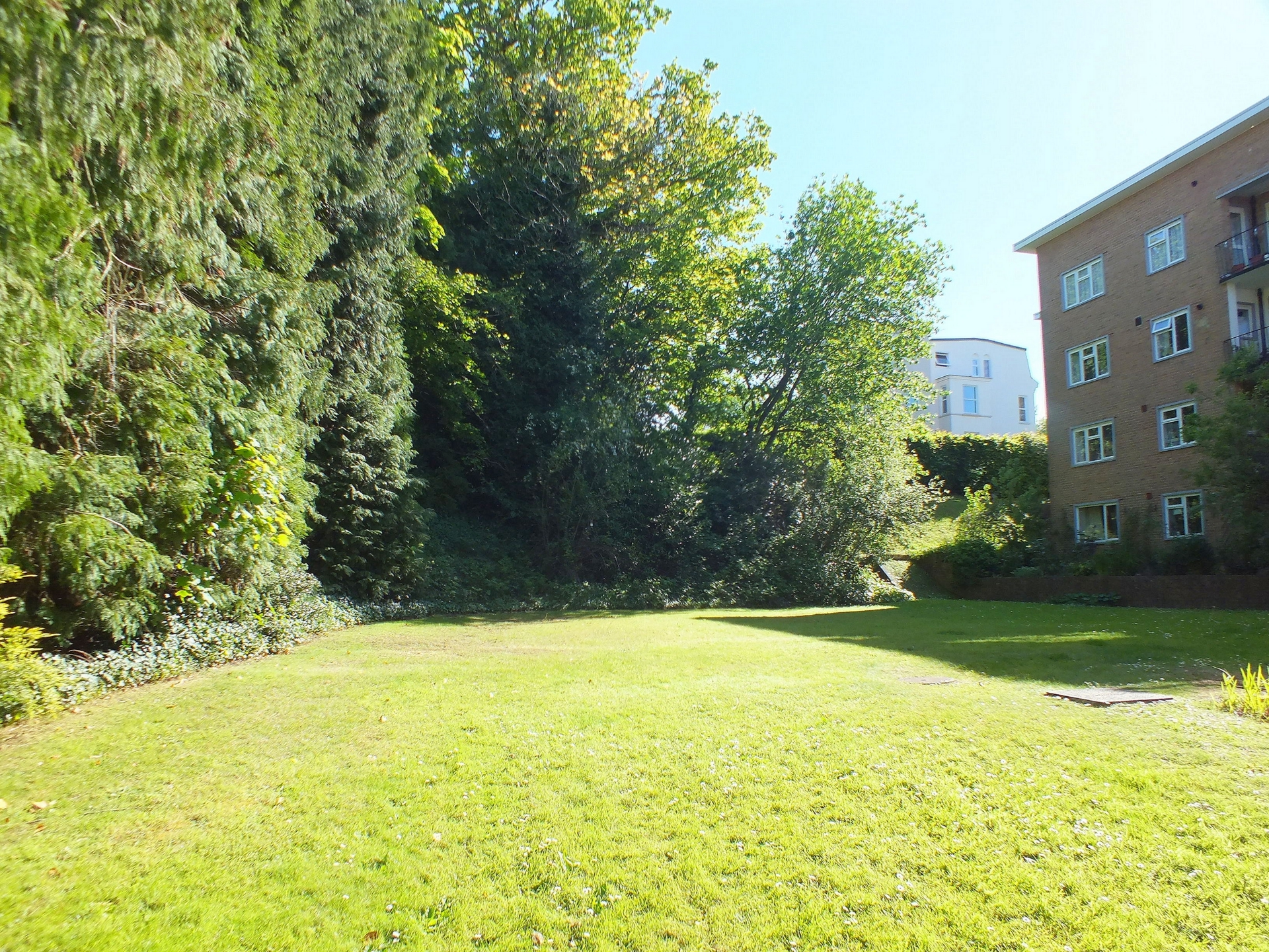 Property For Sale Boltro Road, Haywards Heath, RH16 2 Bedroom Flat