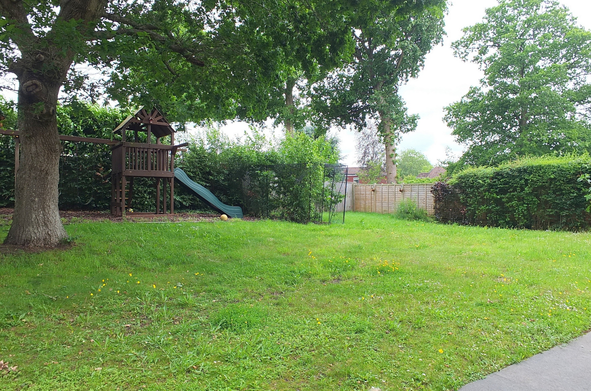 Property For Sale St Pauls on the Green, Haywards Heath, RH16 5