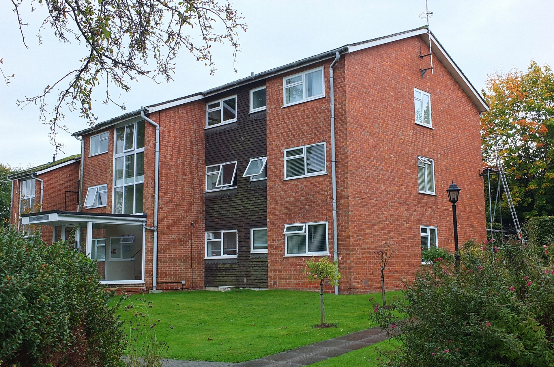 Property For Sale Paddockhall Road, Haywards Heath, RH16 2 Bedroom