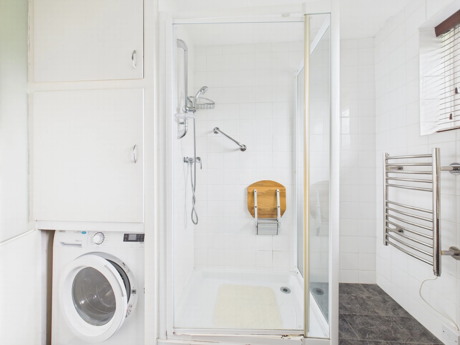 Shower room 2