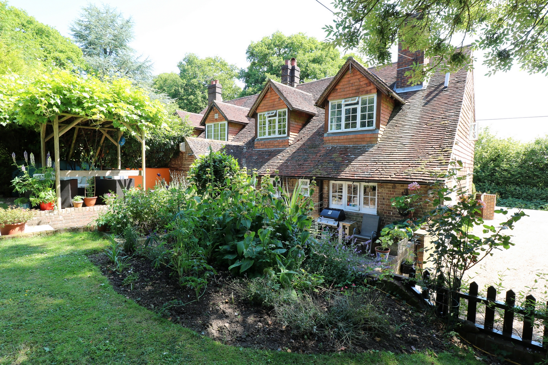 Property For Sale London Road, RH17 3 Bedroom House Semi