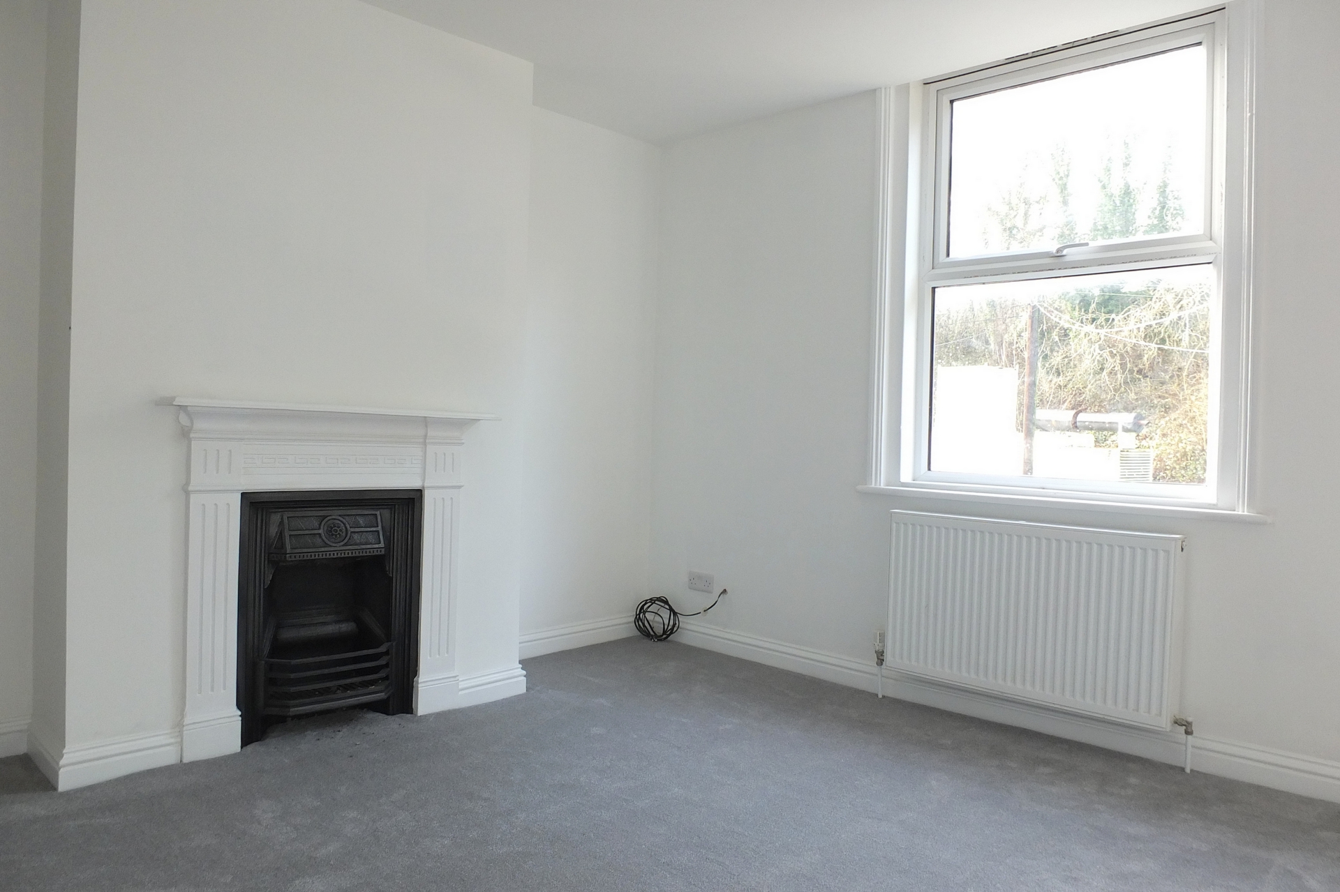 Property For Sale Mill Green Road, Haywards Heath, RH16 2 Bedroom