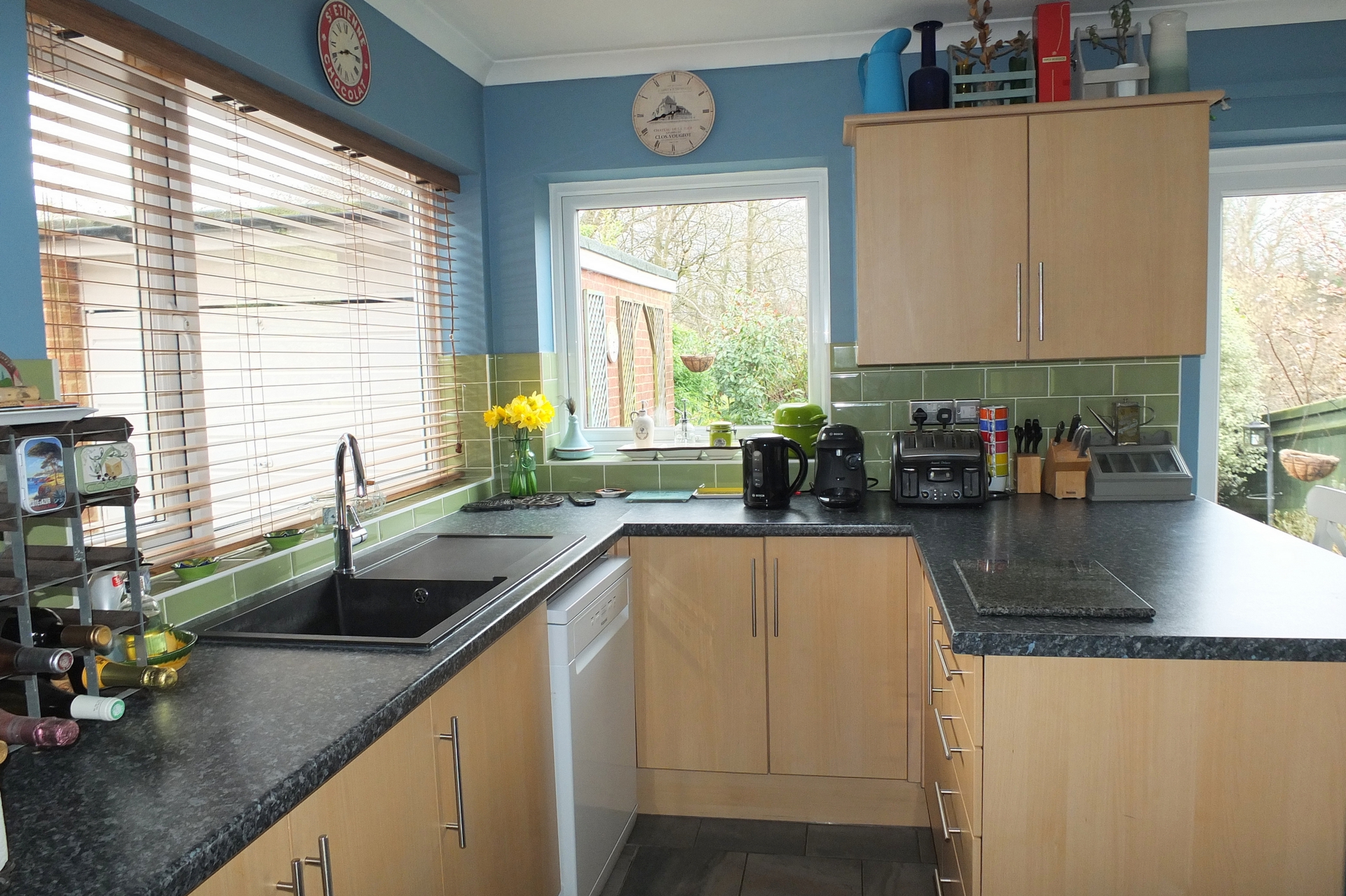Property For Sale Sunnywood Drive, Haywards Heath, RH16 3 Bedroom