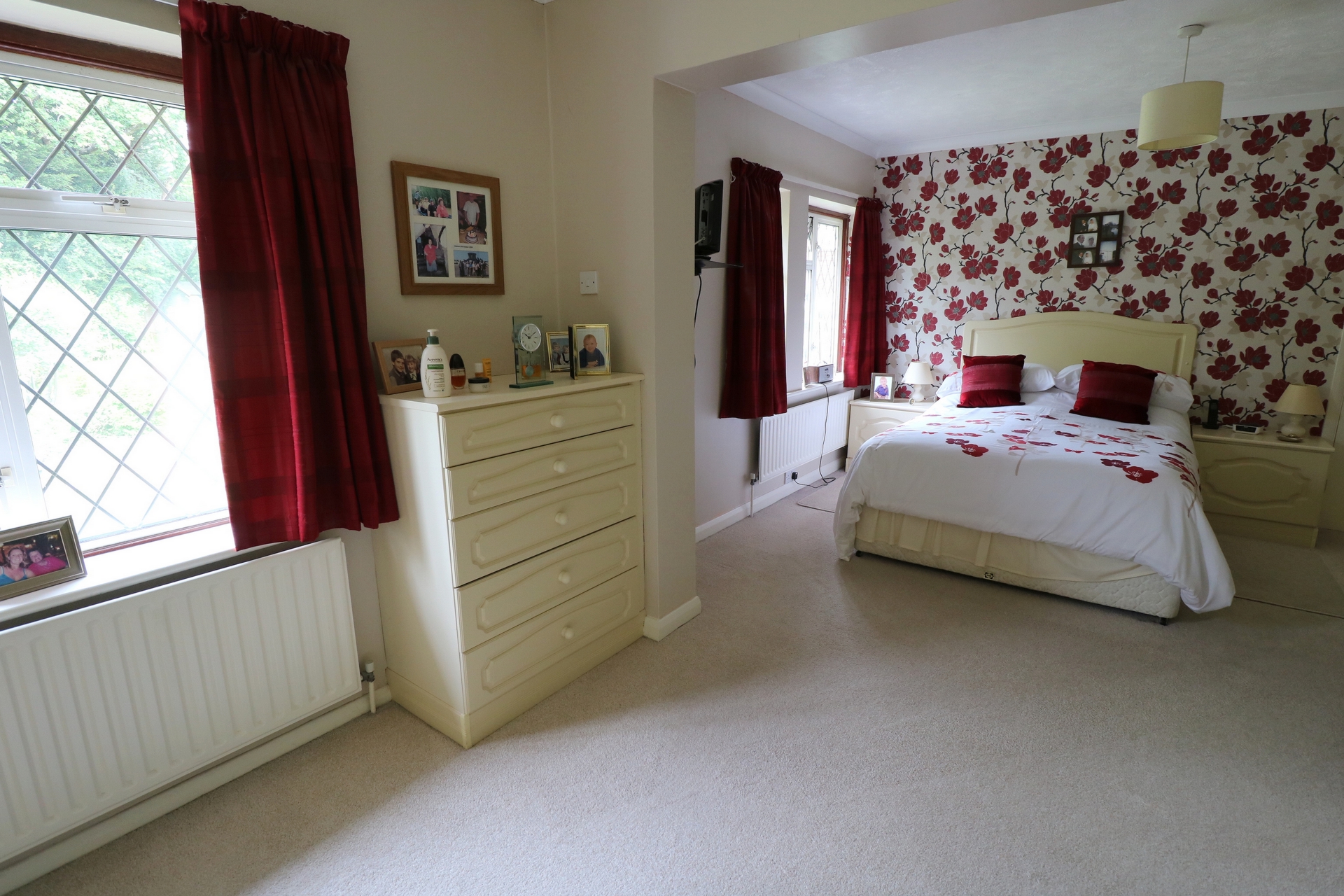 Property For Sale Lucastes Lane, Haywards Heath, RH16 4 Bedroom House