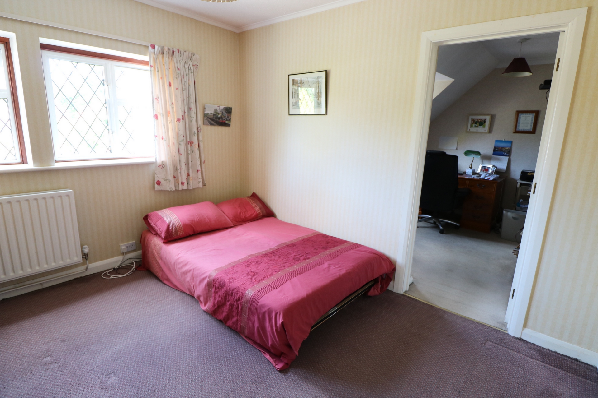 Property For Sale Lucastes Lane, Haywards Heath, RH16 4 Bedroom House