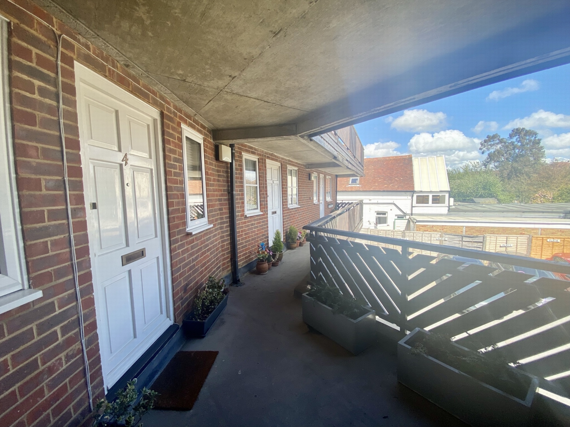 Property For Sale Sussex Road, Haywards Heath, RH16 1 Bedroom Flat