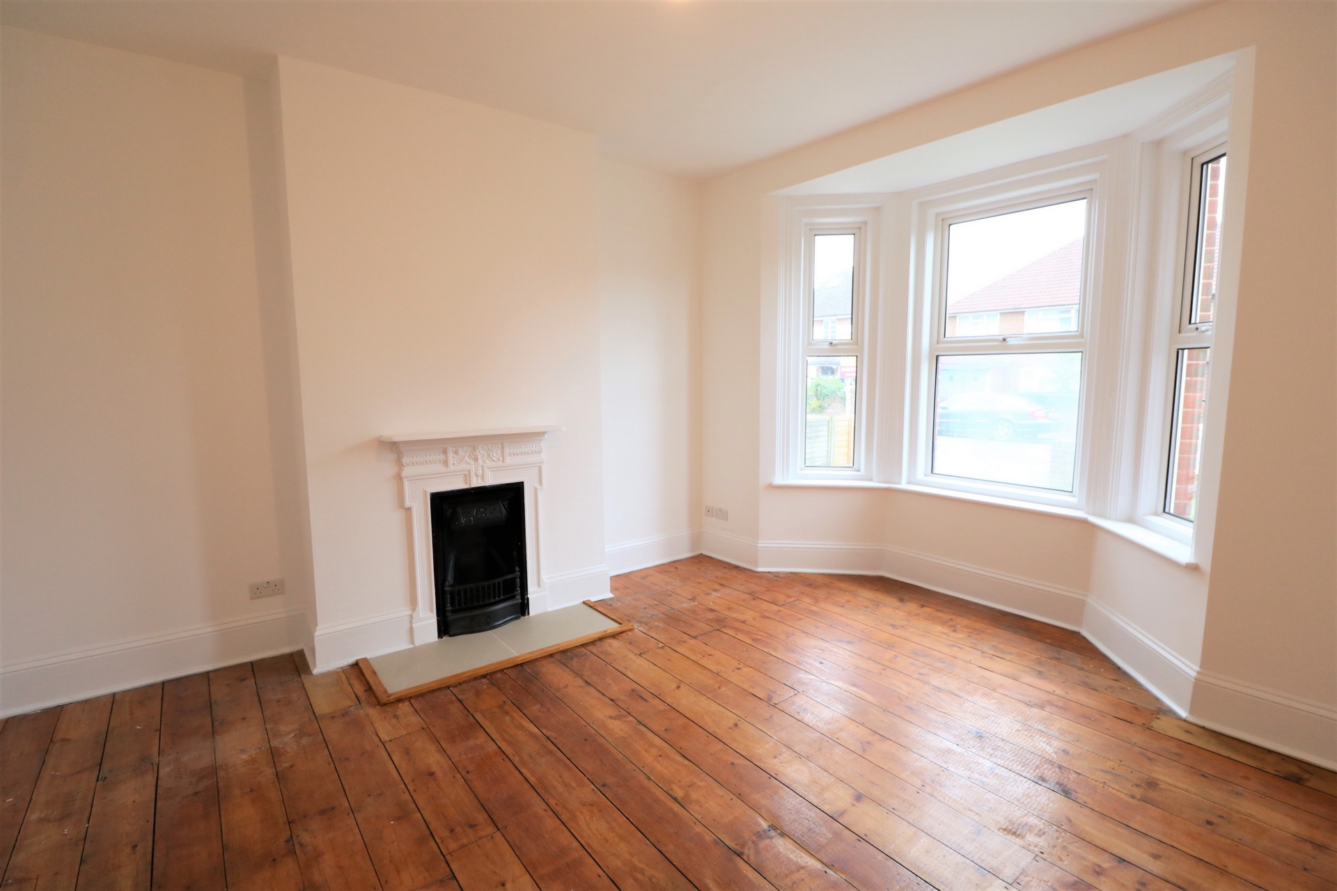 Property For Sale Haywards Road, Haywards Heath, RH16 4 Bedroom House