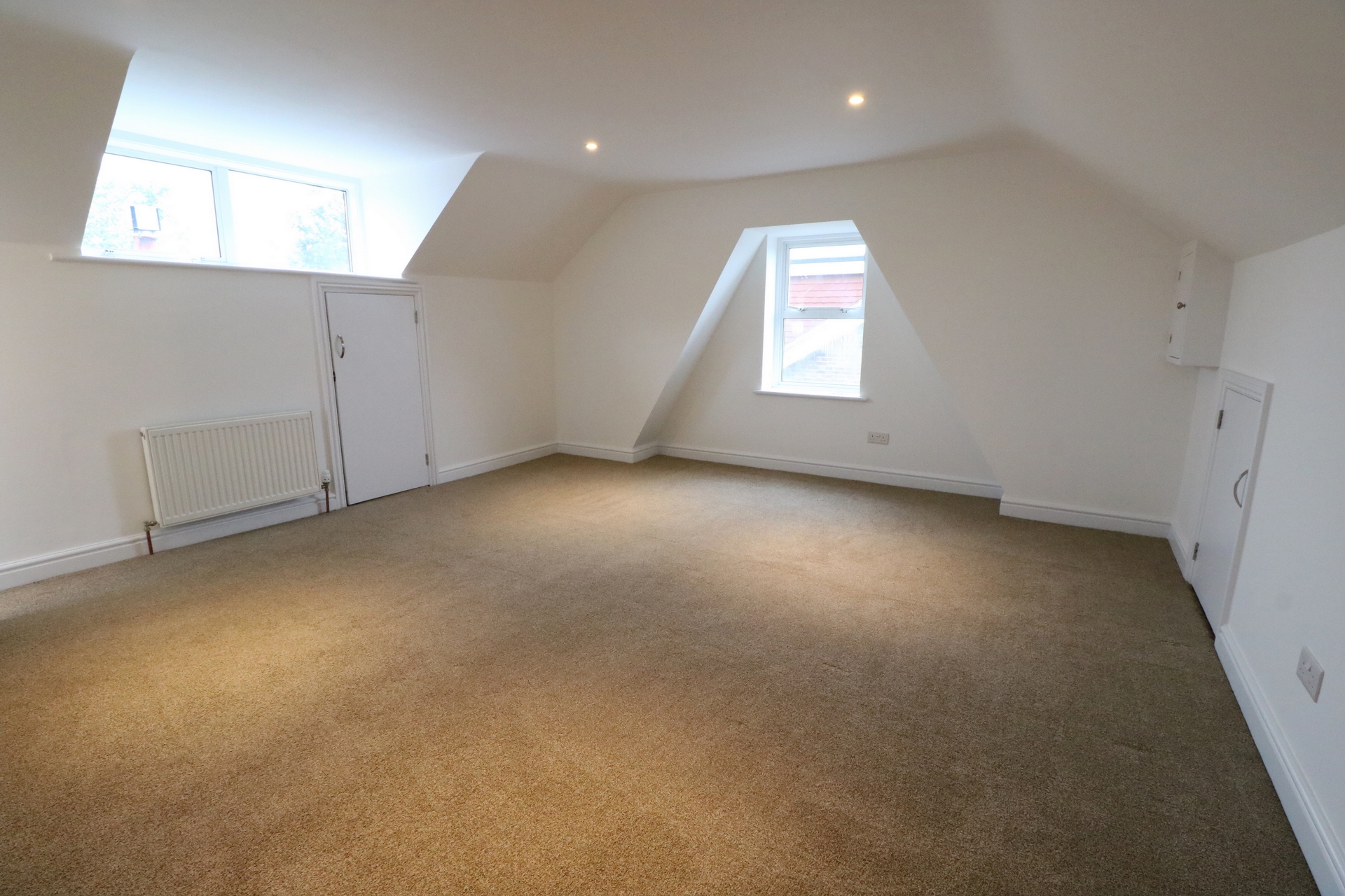 Property For Sale Haywards Road, Haywards Heath, RH16 4 Bedroom House