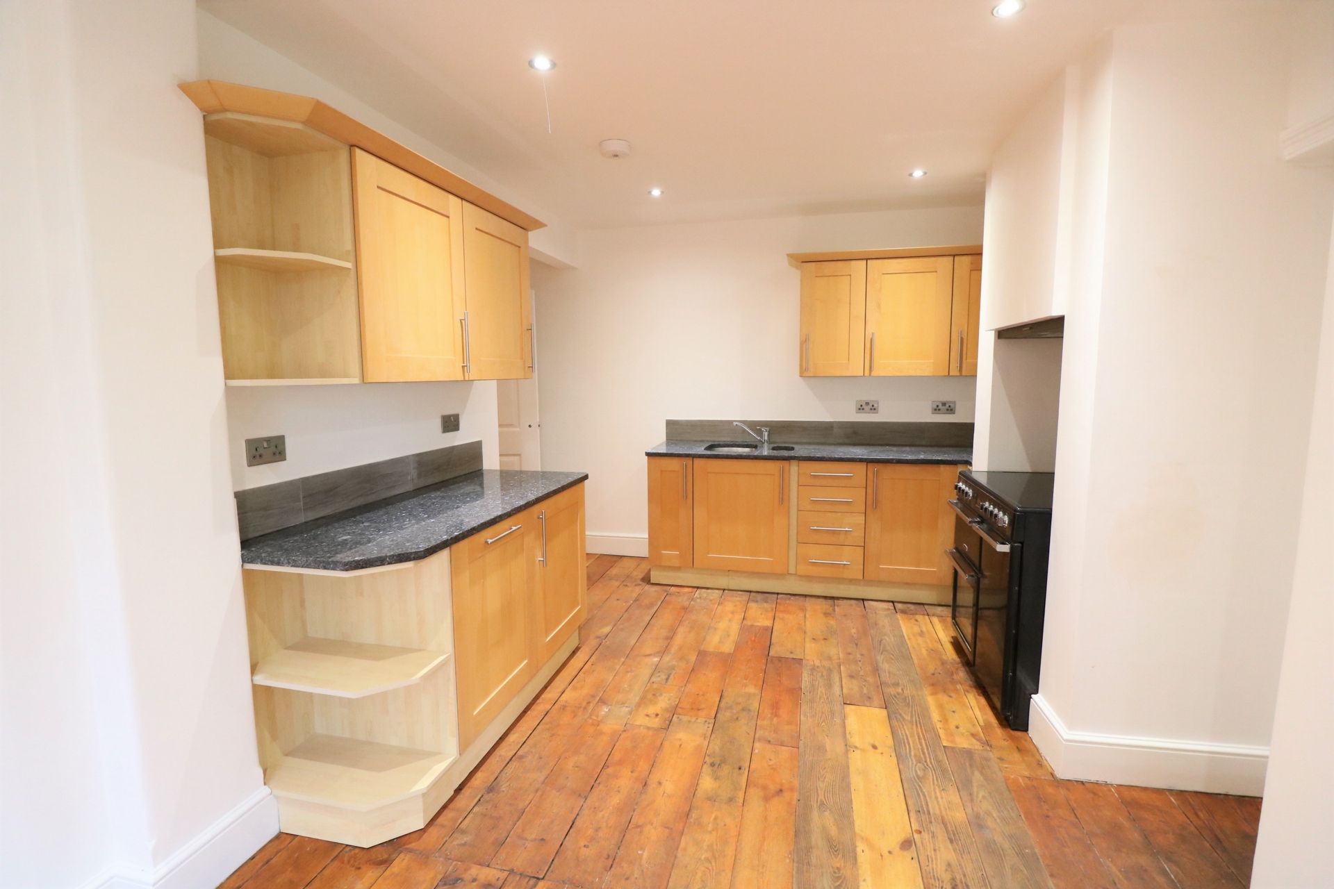 Property For Sale Haywards Road, Haywards Heath, RH16 4 Bedroom House