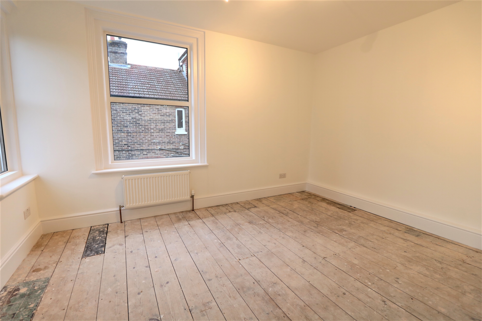 Property For Sale Haywards Road, Haywards Heath, RH16 4 Bedroom House