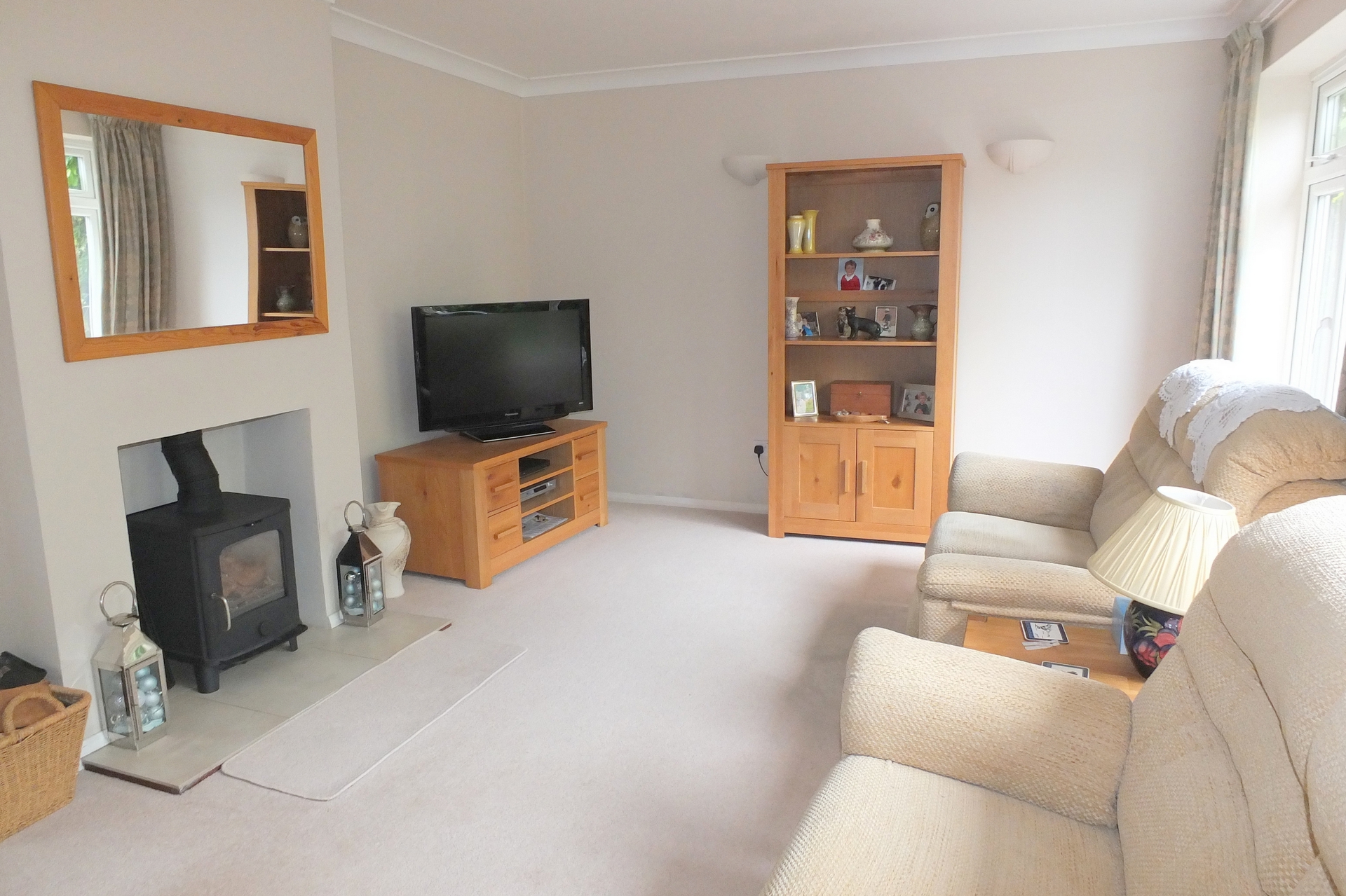 Property For Sale Gander Green, Haywards Heath, RH16 4 Bedroom House
