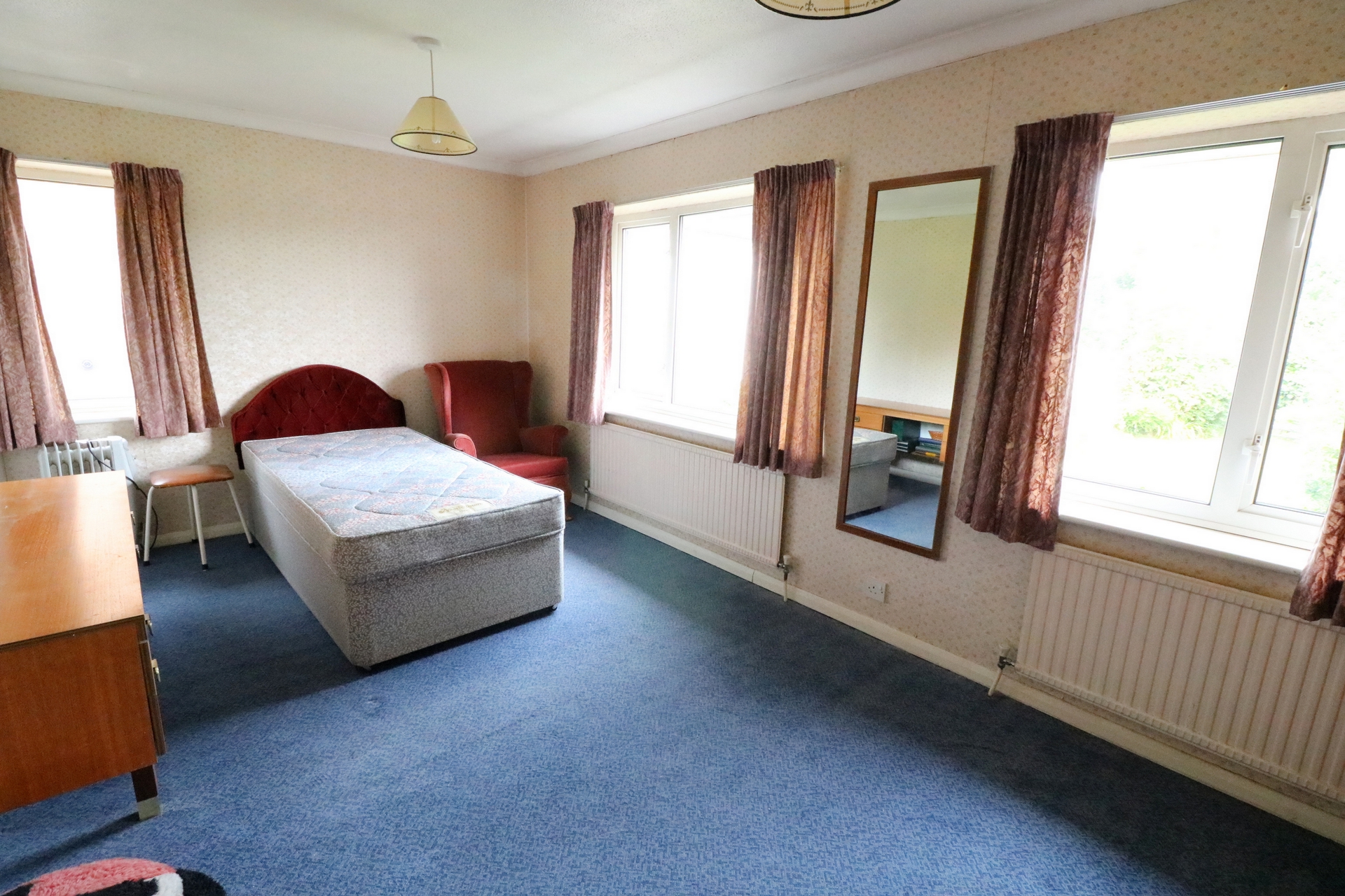 Property For Sale Harlands Road, Haywards Heath, RH16 3 Bedroom House