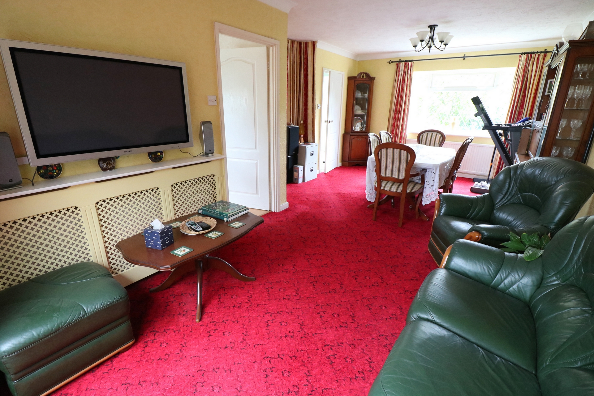 Property For Sale Pembury Close, Haywards Heath, RH16 4 Bedroom House