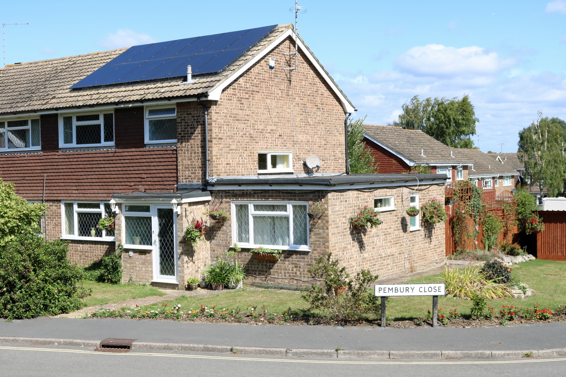 Property For Sale Pembury Close, Haywards Heath, RH16 4 Bedroom House