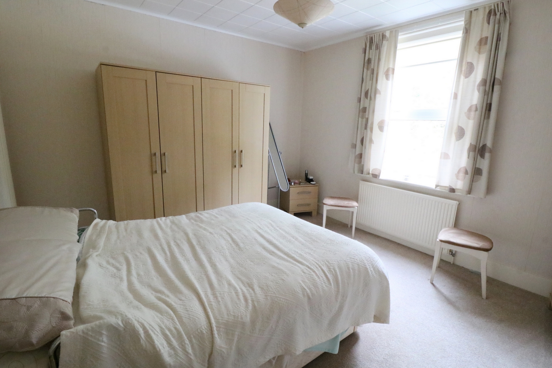 Property For Sale Mill Green Road, Haywards Heath, RH16 2 Bedroom