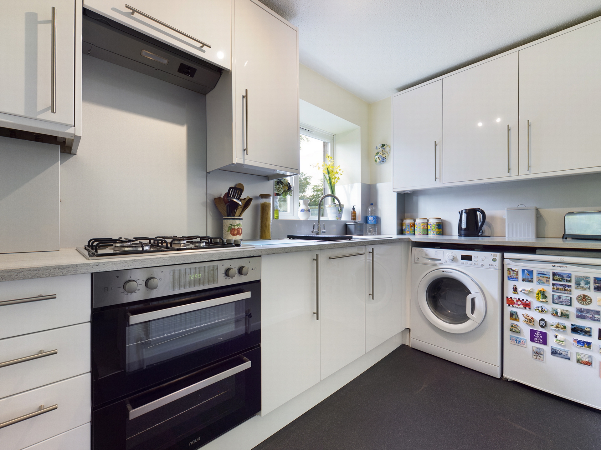 Property For Sale Iona Way, Haywards Heath, RH16 2 Bedroom Flat