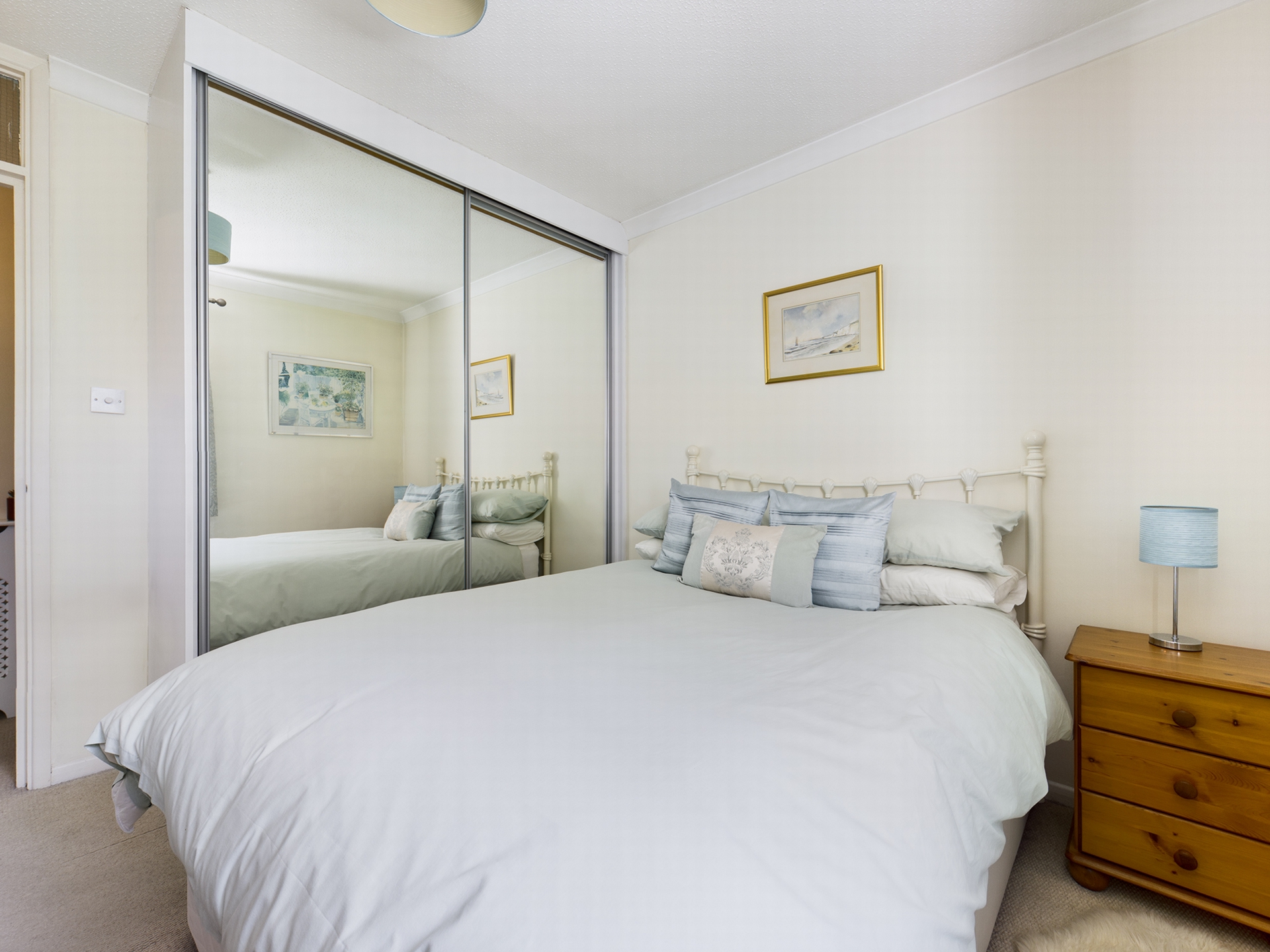 Property For Sale Iona Way, Haywards Heath, RH16 2 Bedroom Flat