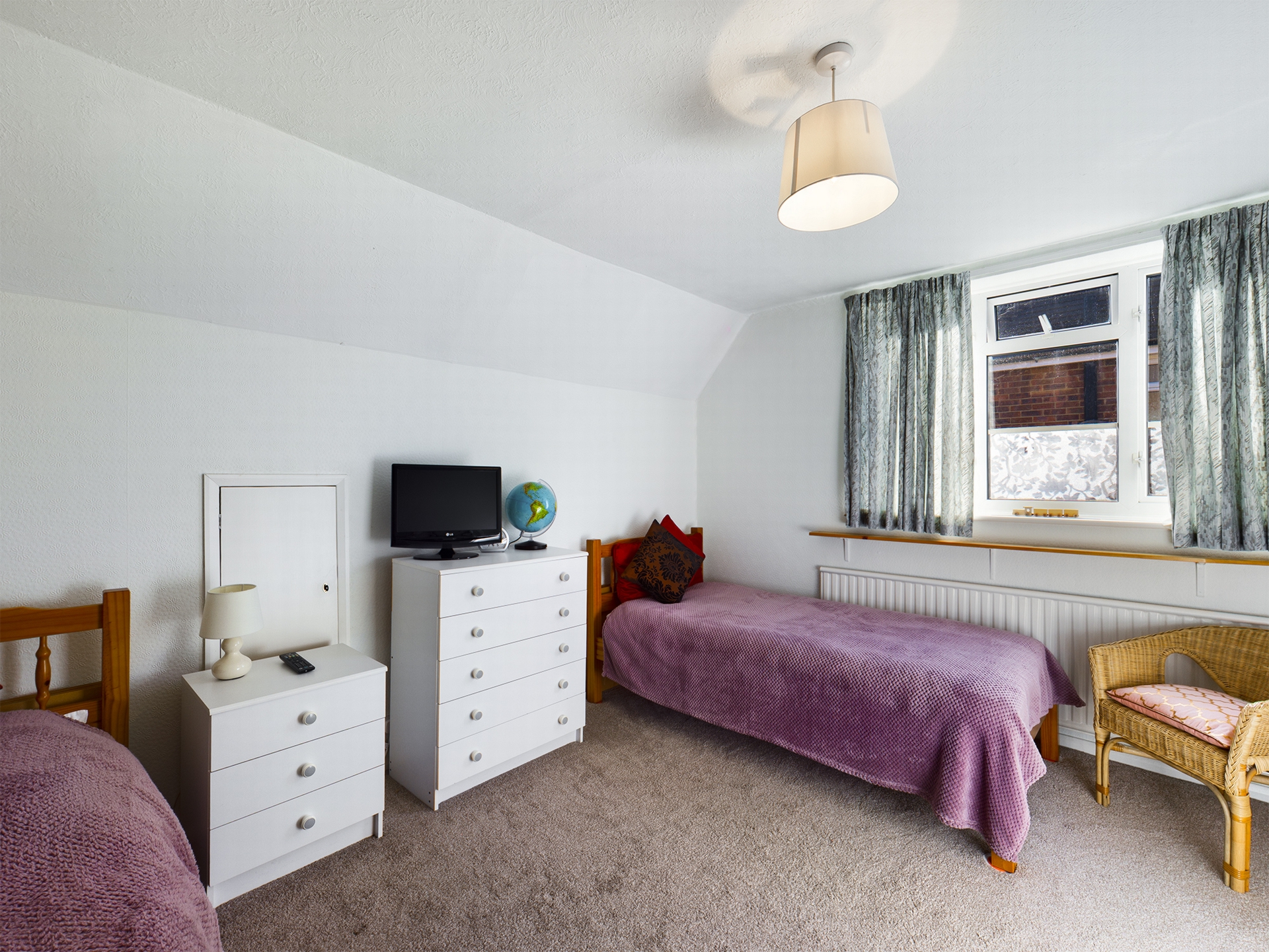 Property For Sale Farlington Avenue, Haywards Heath, RH16 3 Bedroom House Detached through