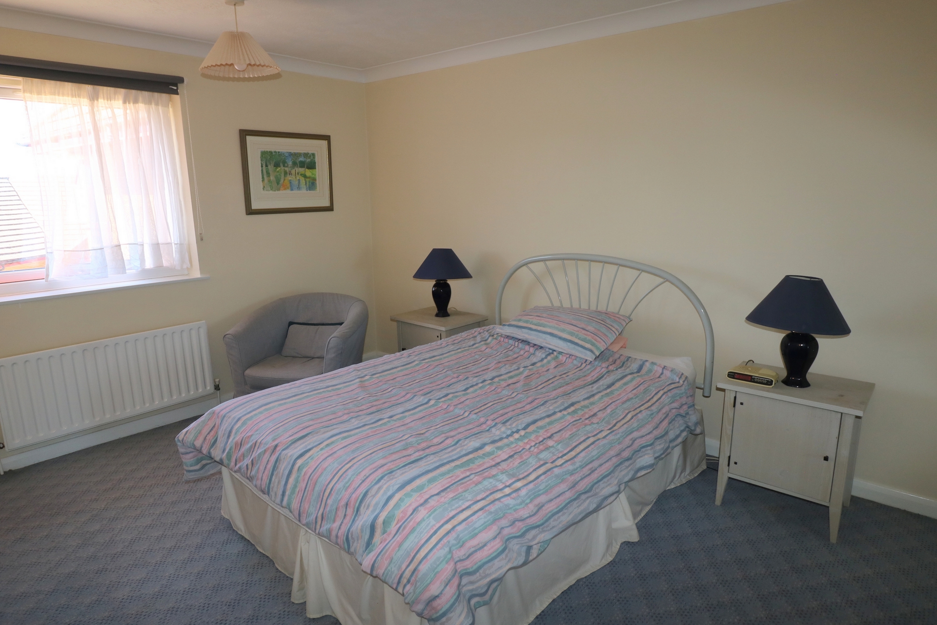 Property For Sale Franklynn Road, Haywards Heath, RH16 2 Bedroom Flat