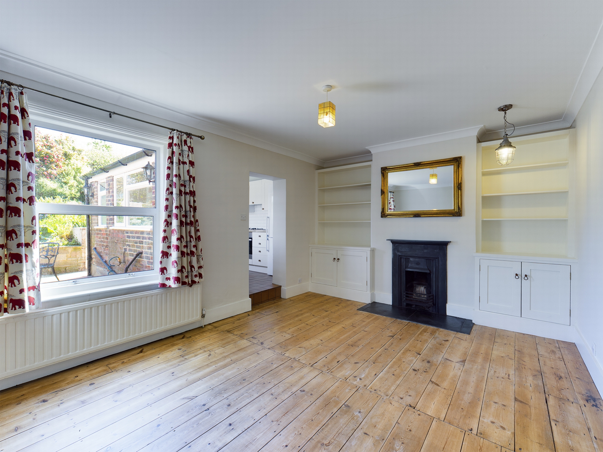 Property For Sale Kents Road, Haywards Heath, RH16 2 Bedroom House