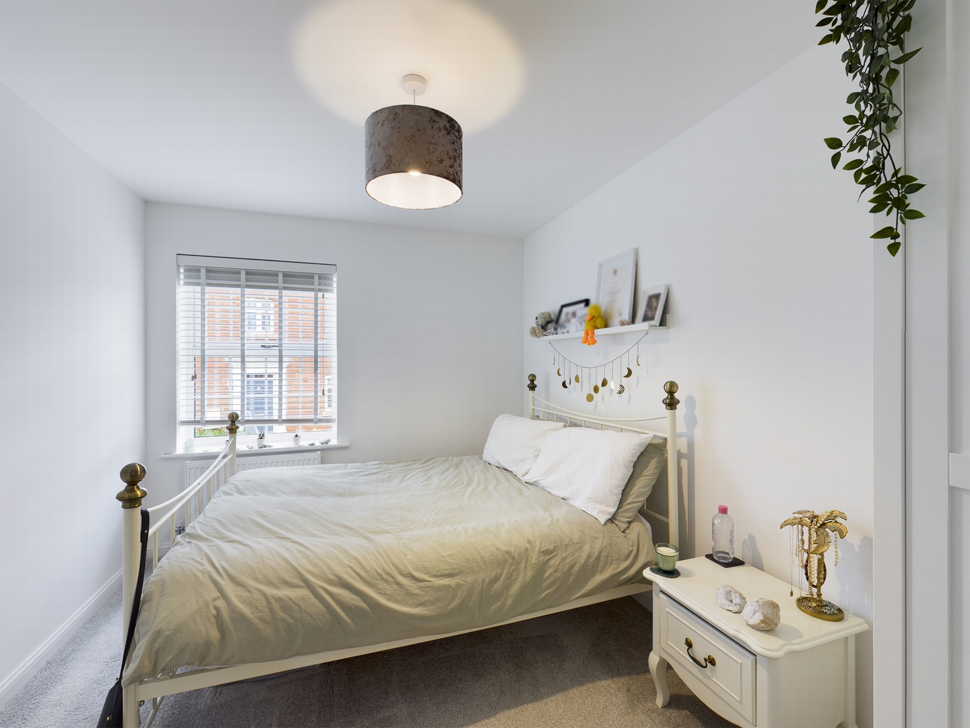 Property For Sale Virginia Drive, Haywards Heath, RH16 4 Bedroom