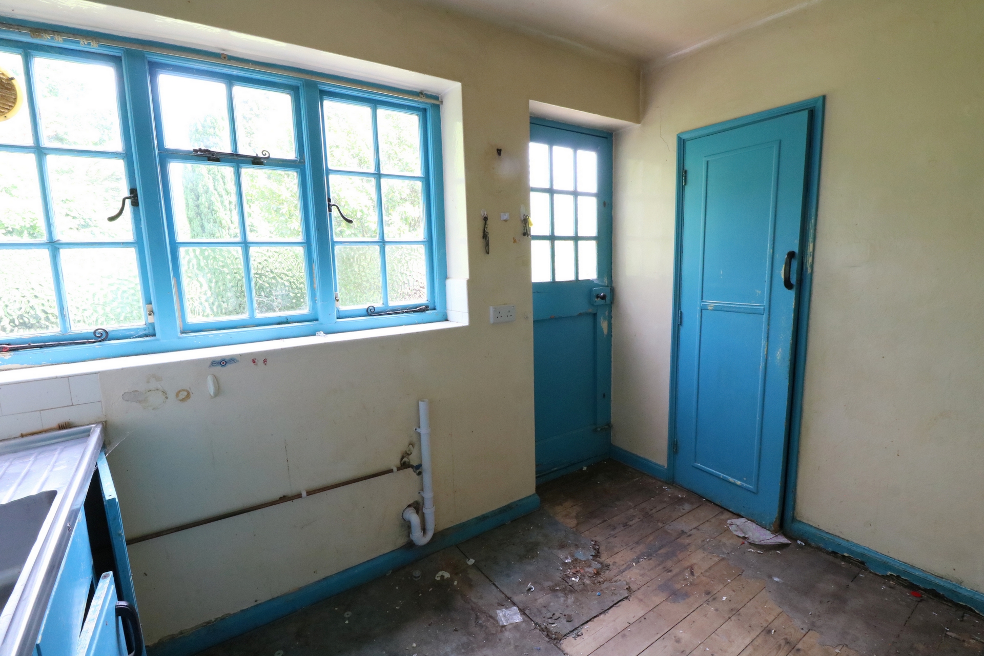 Property For Sale Wickham Way, Haywards Heath, RH16 4 Bedroom House